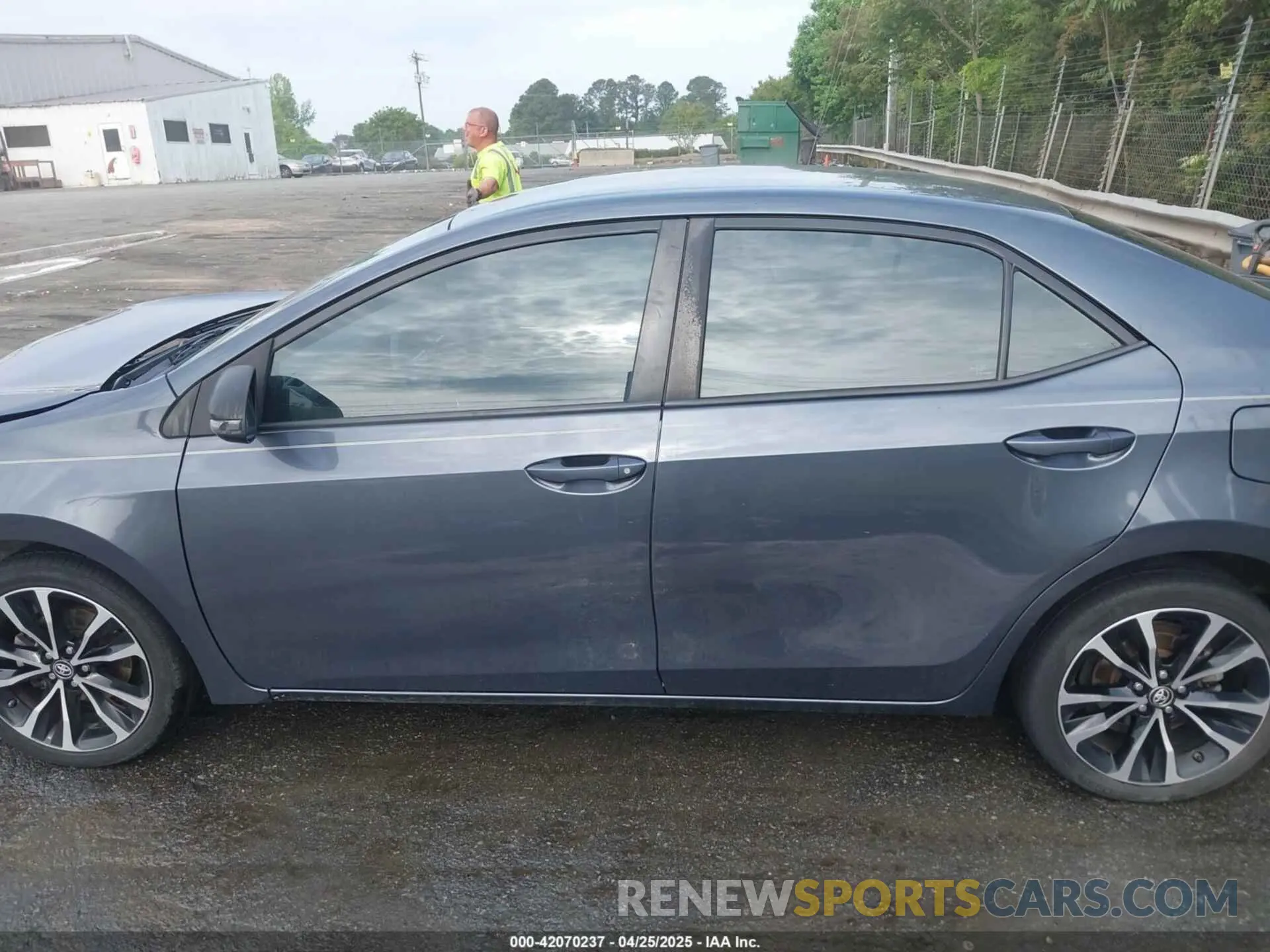 15 Photograph of a damaged car 5YFBURHE8KP864529 TOYOTA COROLLA 2019