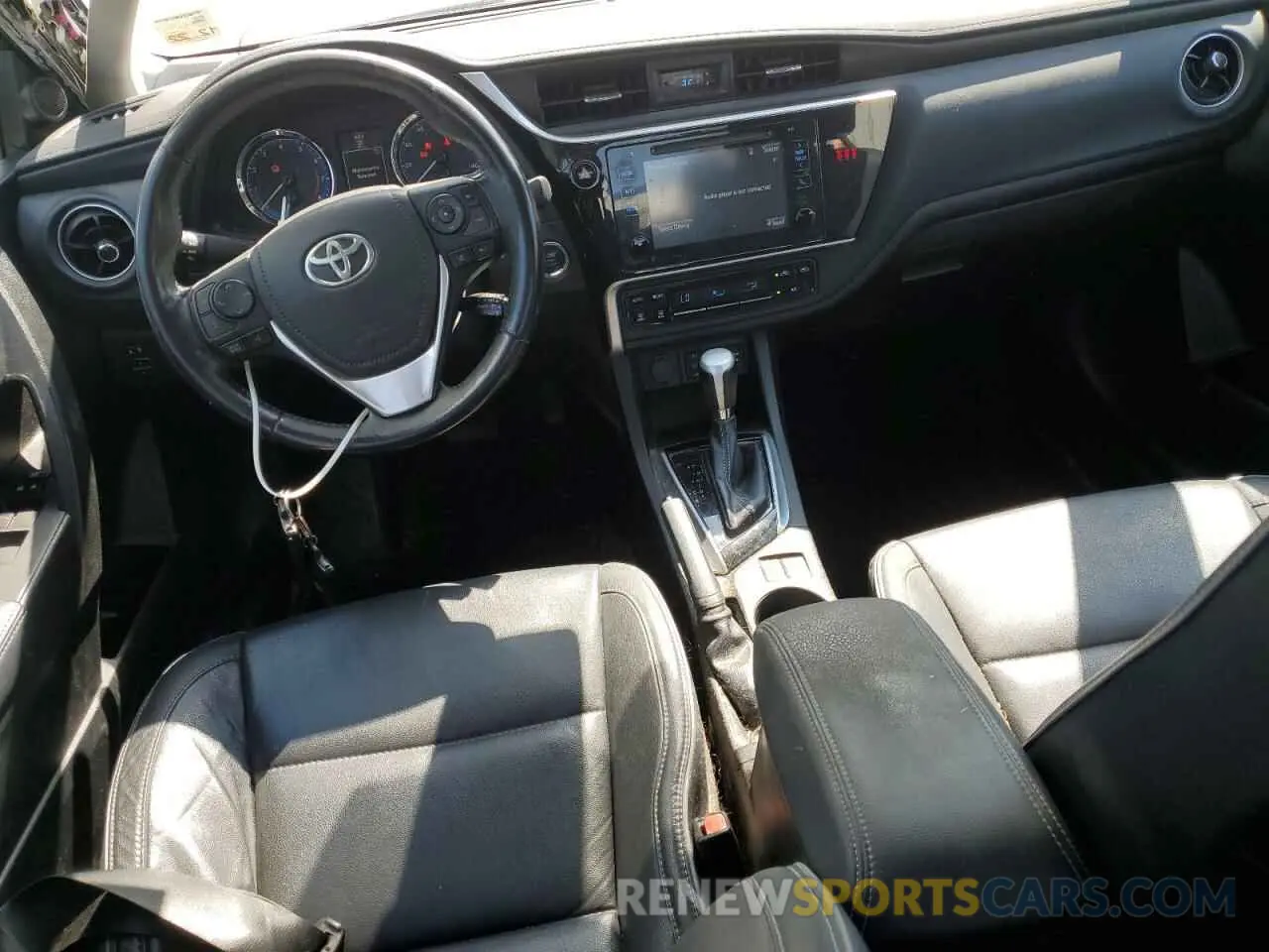 8 Photograph of a damaged car 5YFBURHE8KP869407 TOYOTA COROLLA 2019