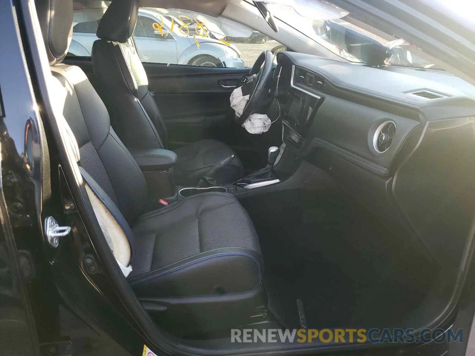 5 Photograph of a damaged car 5YFBURHE8KP886417 TOYOTA COROLLA 2019