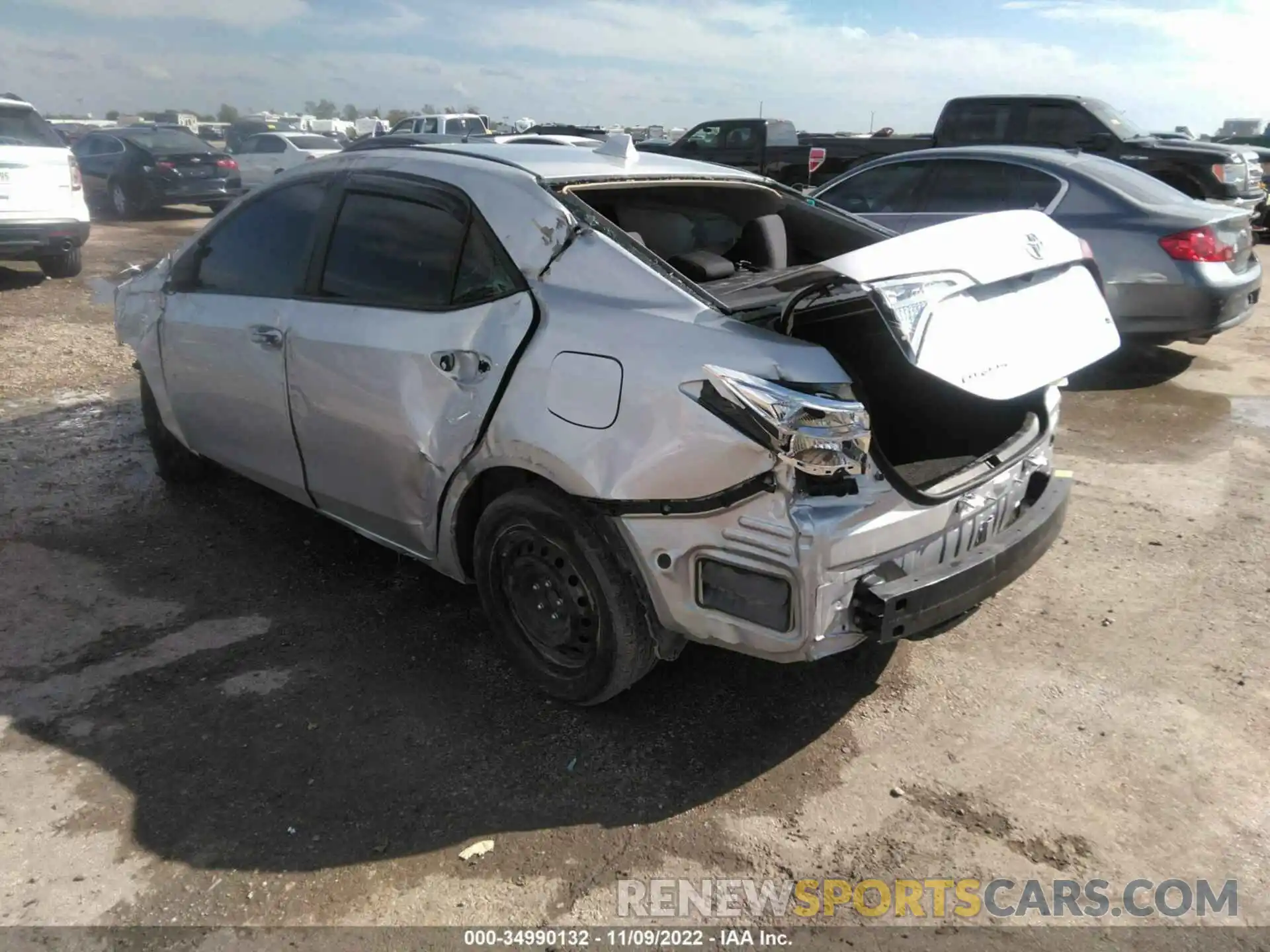 3 Photograph of a damaged car 5YFBURHE8KP889639 TOYOTA COROLLA 2019