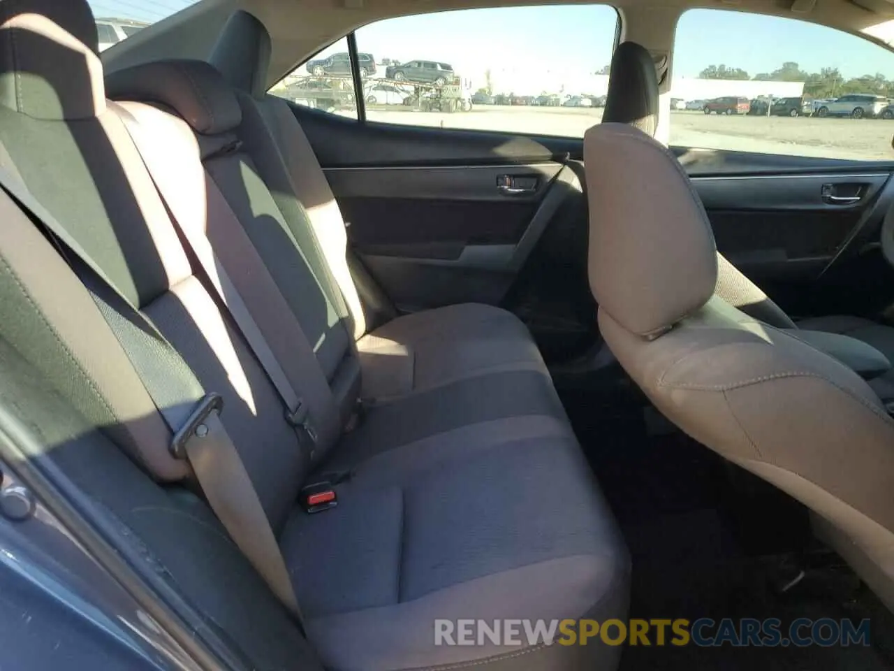 10 Photograph of a damaged car 5YFBURHE8KP895313 TOYOTA COROLLA 2019