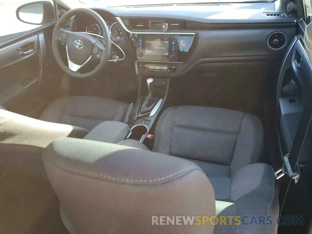 8 Photograph of a damaged car 5YFBURHE8KP895313 TOYOTA COROLLA 2019
