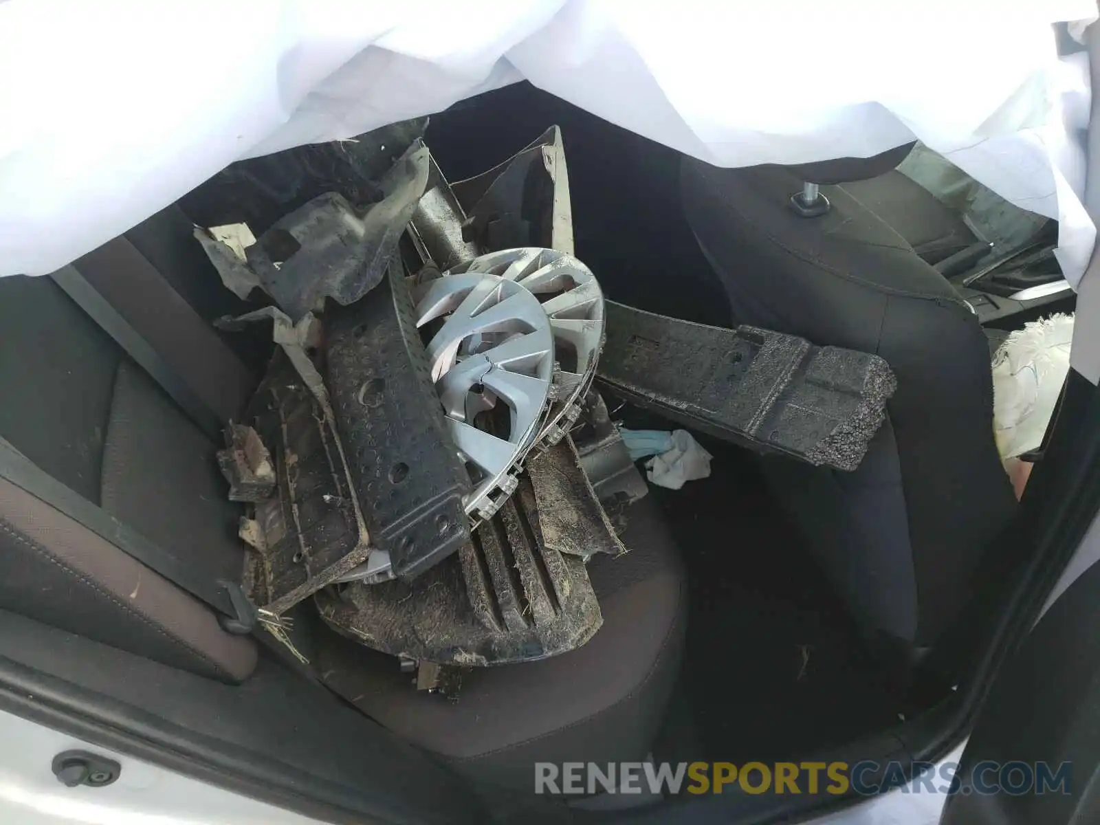 6 Photograph of a damaged car 5YFBURHE8KP898812 TOYOTA COROLLA 2019