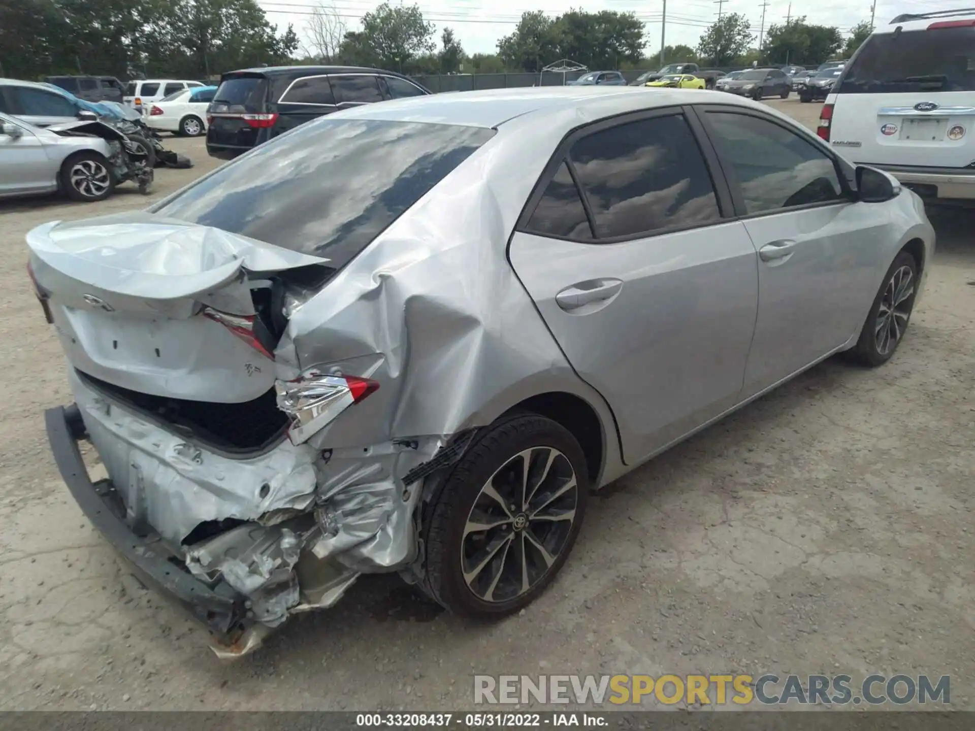 4 Photograph of a damaged car 5YFBURHE8KP907279 TOYOTA COROLLA 2019