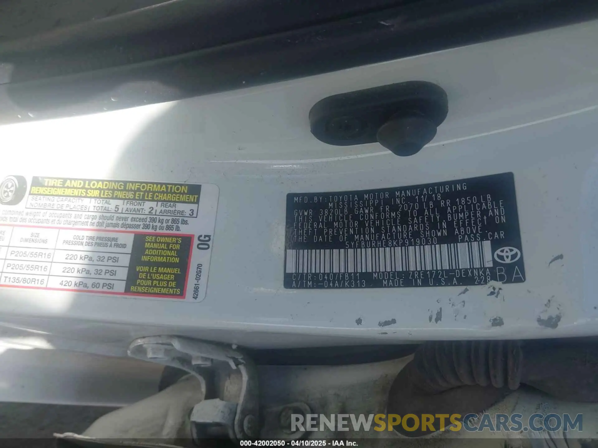 9 Photograph of a damaged car 5YFBURHE8KP919030 TOYOTA COROLLA 2019