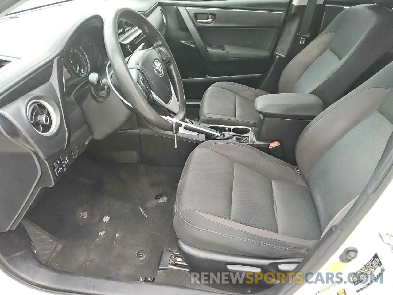 7 Photograph of a damaged car 5YFBURHE8KP922123 TOYOTA COROLLA 2019