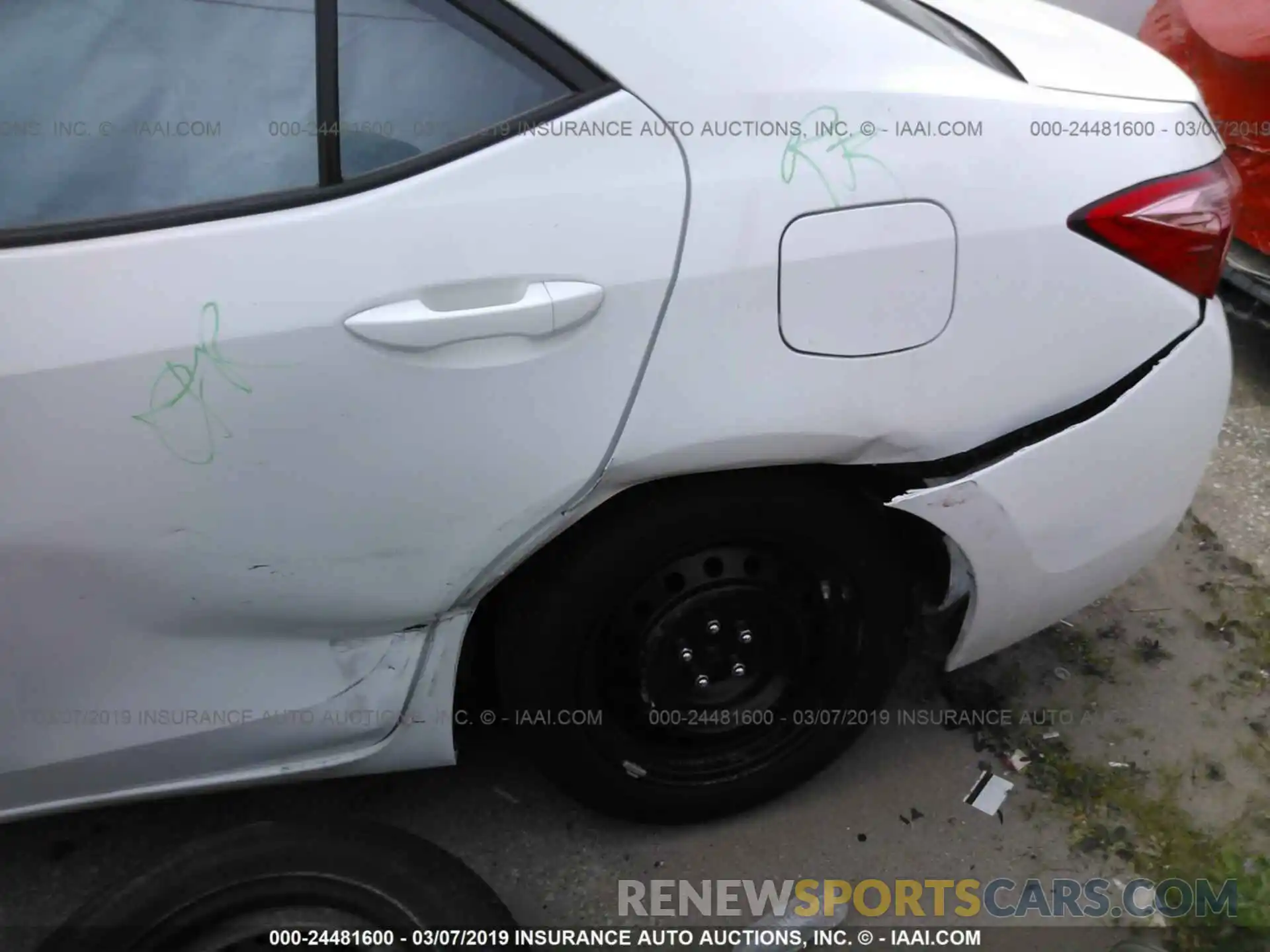 6 Photograph of a damaged car 5YFBURHE8KP927189 TOYOTA COROLLA 2019