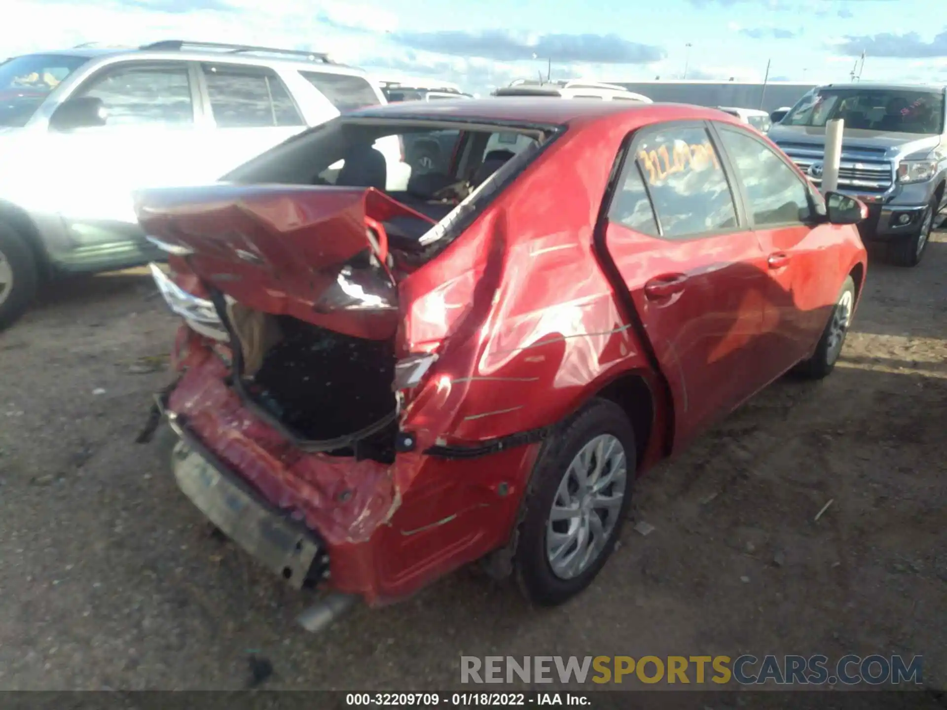 4 Photograph of a damaged car 5YFBURHE8KP930738 TOYOTA COROLLA 2019