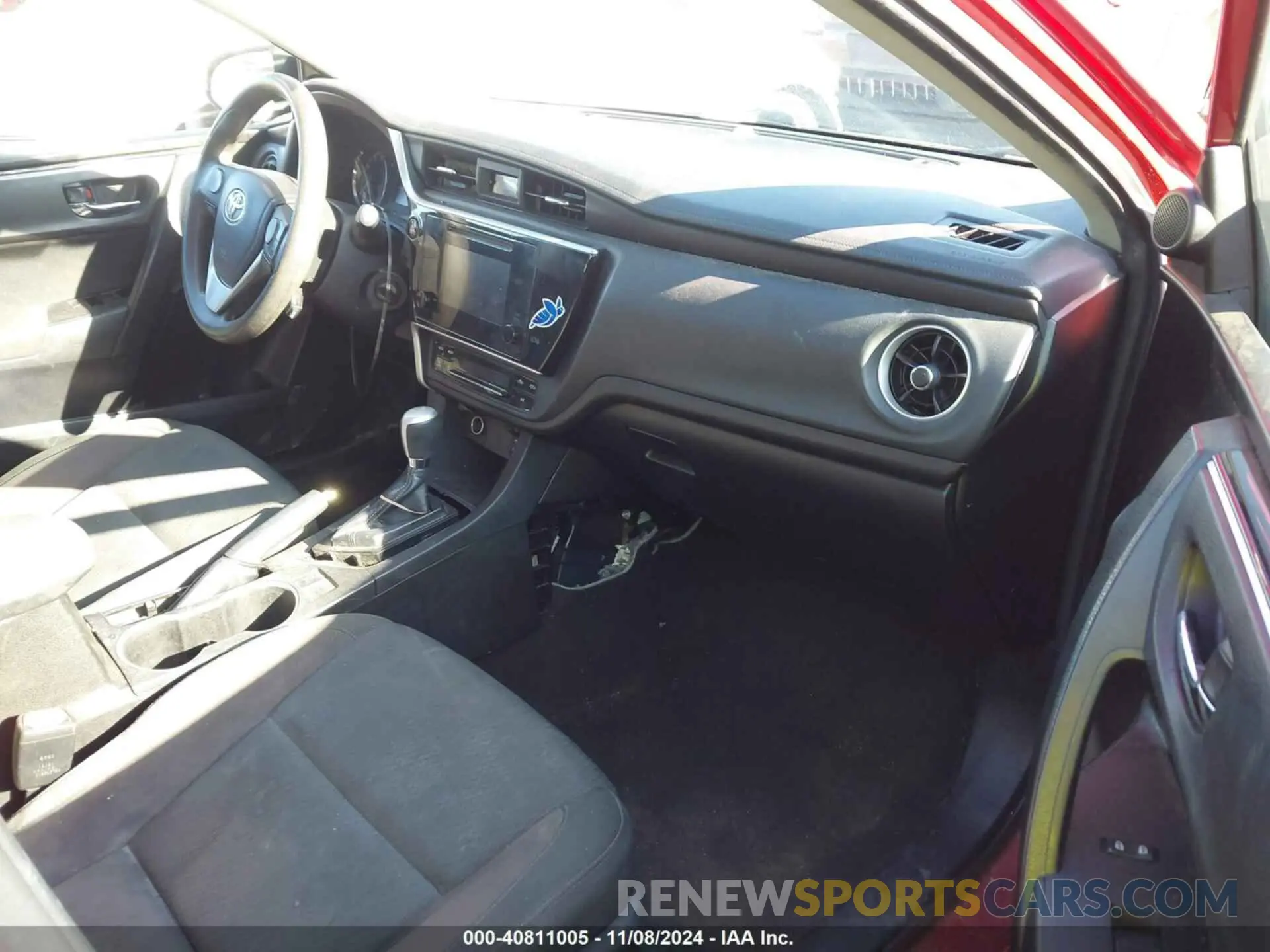 5 Photograph of a damaged car 5YFBURHE8KP931971 TOYOTA COROLLA 2019