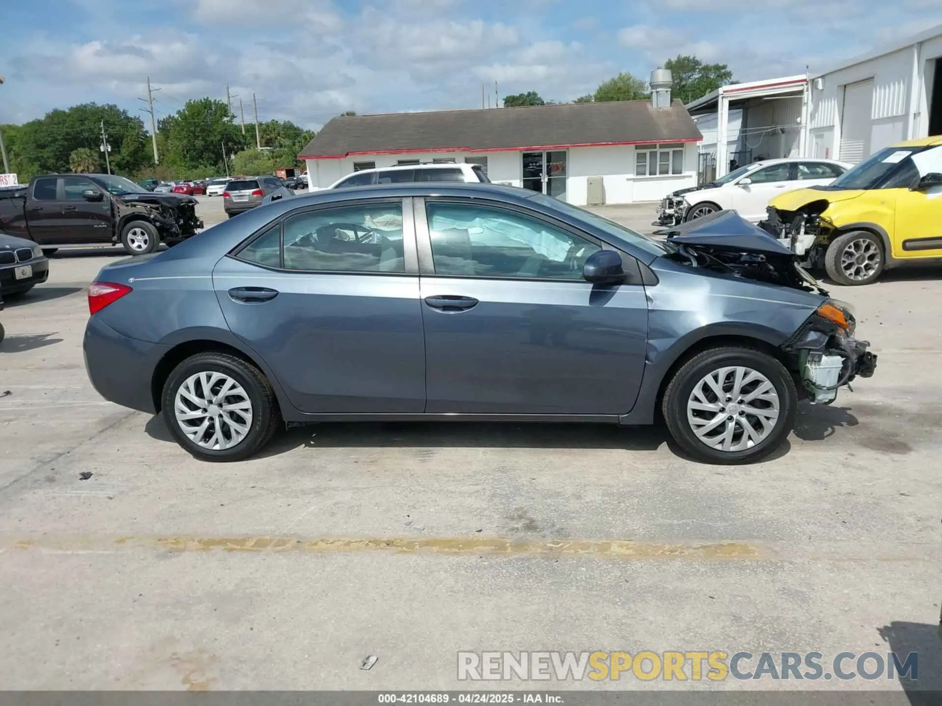 14 Photograph of a damaged car 5YFBURHE8KP944395 TOYOTA COROLLA 2019