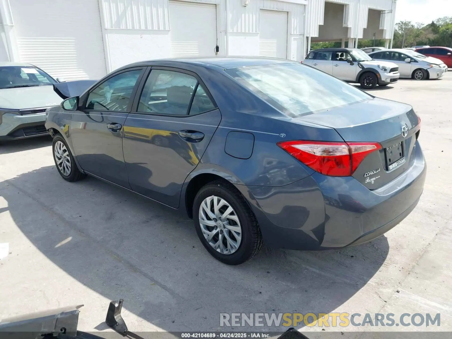 3 Photograph of a damaged car 5YFBURHE8KP944395 TOYOTA COROLLA 2019