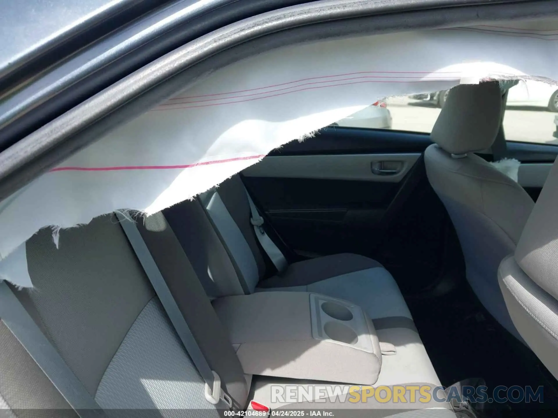8 Photograph of a damaged car 5YFBURHE8KP944395 TOYOTA COROLLA 2019