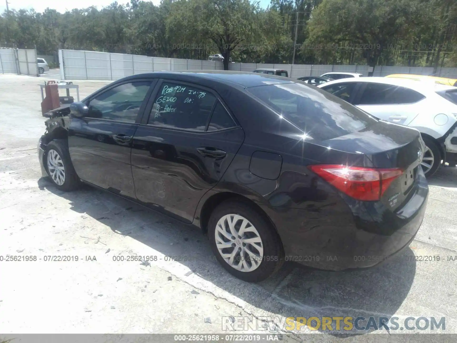 3 Photograph of a damaged car 5YFBURHE8KP948642 TOYOTA COROLLA 2019