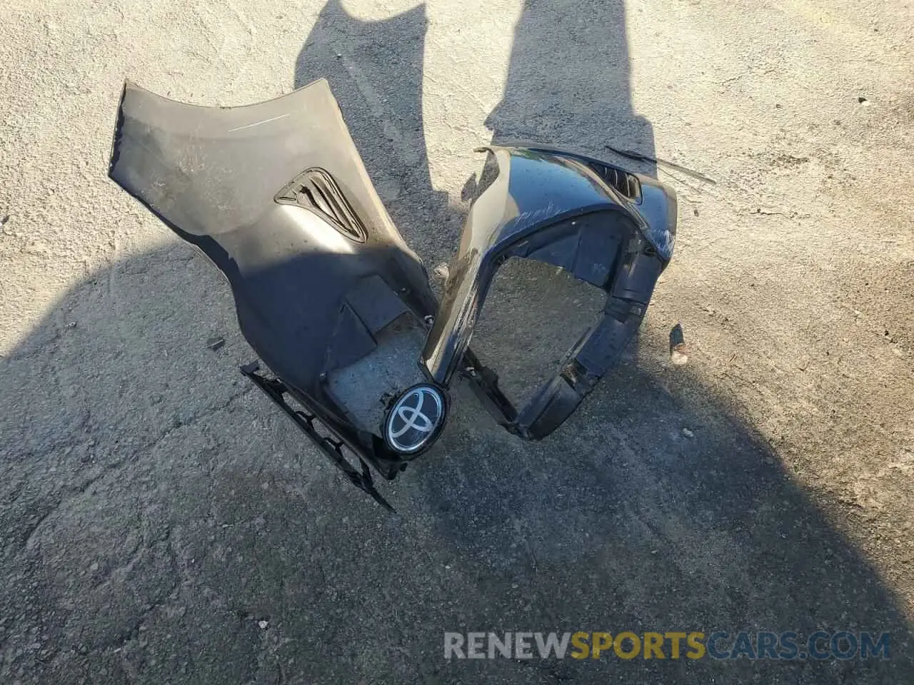 12 Photograph of a damaged car 5YFBURHE9KP860487 TOYOTA COROLLA 2019