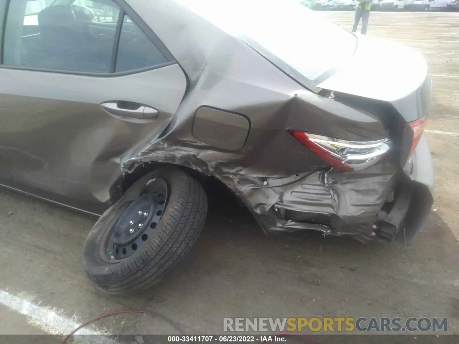 6 Photograph of a damaged car 5YFBURHE9KP864328 TOYOTA COROLLA 2019