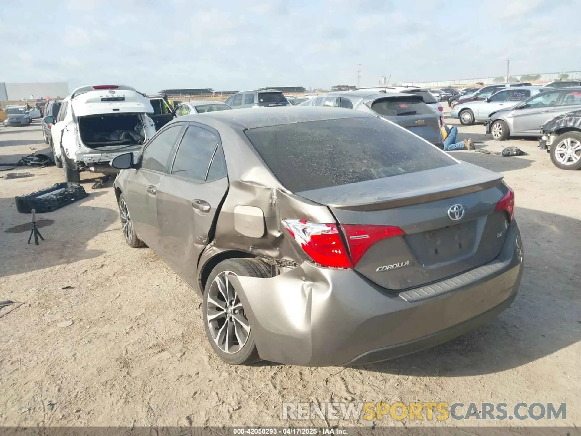 3 Photograph of a damaged car 5YFBURHE9KP868248 TOYOTA COROLLA 2019