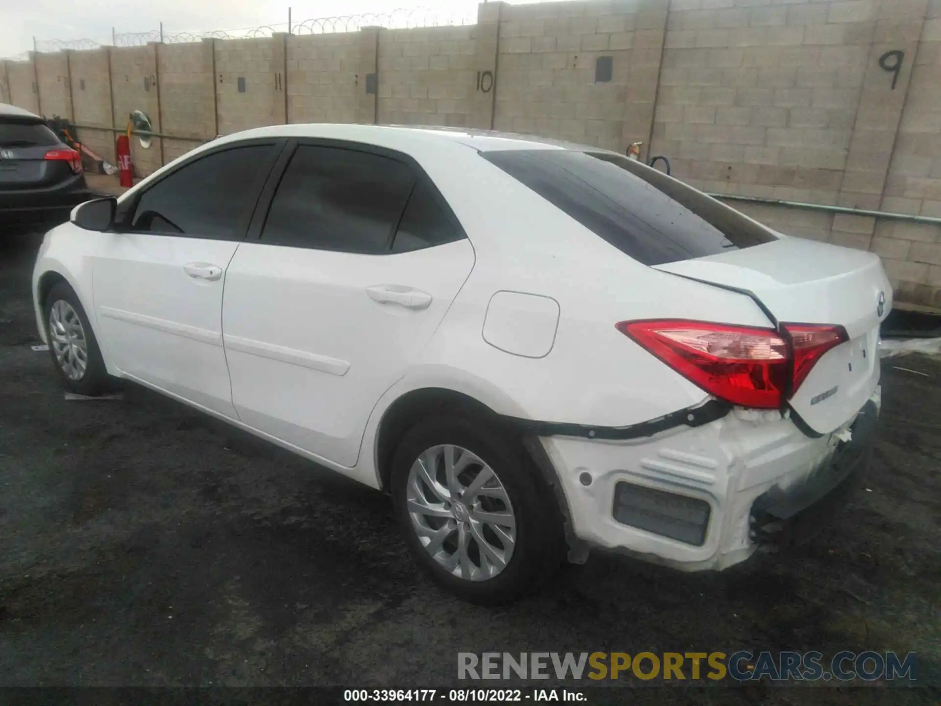 3 Photograph of a damaged car 5YFBURHE9KP869478 TOYOTA COROLLA 2019