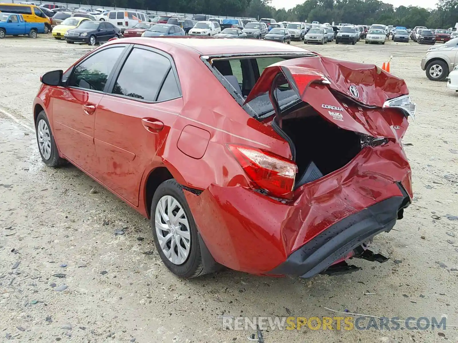 3 Photograph of a damaged car 5YFBURHE9KP869688 TOYOTA COROLLA 2019