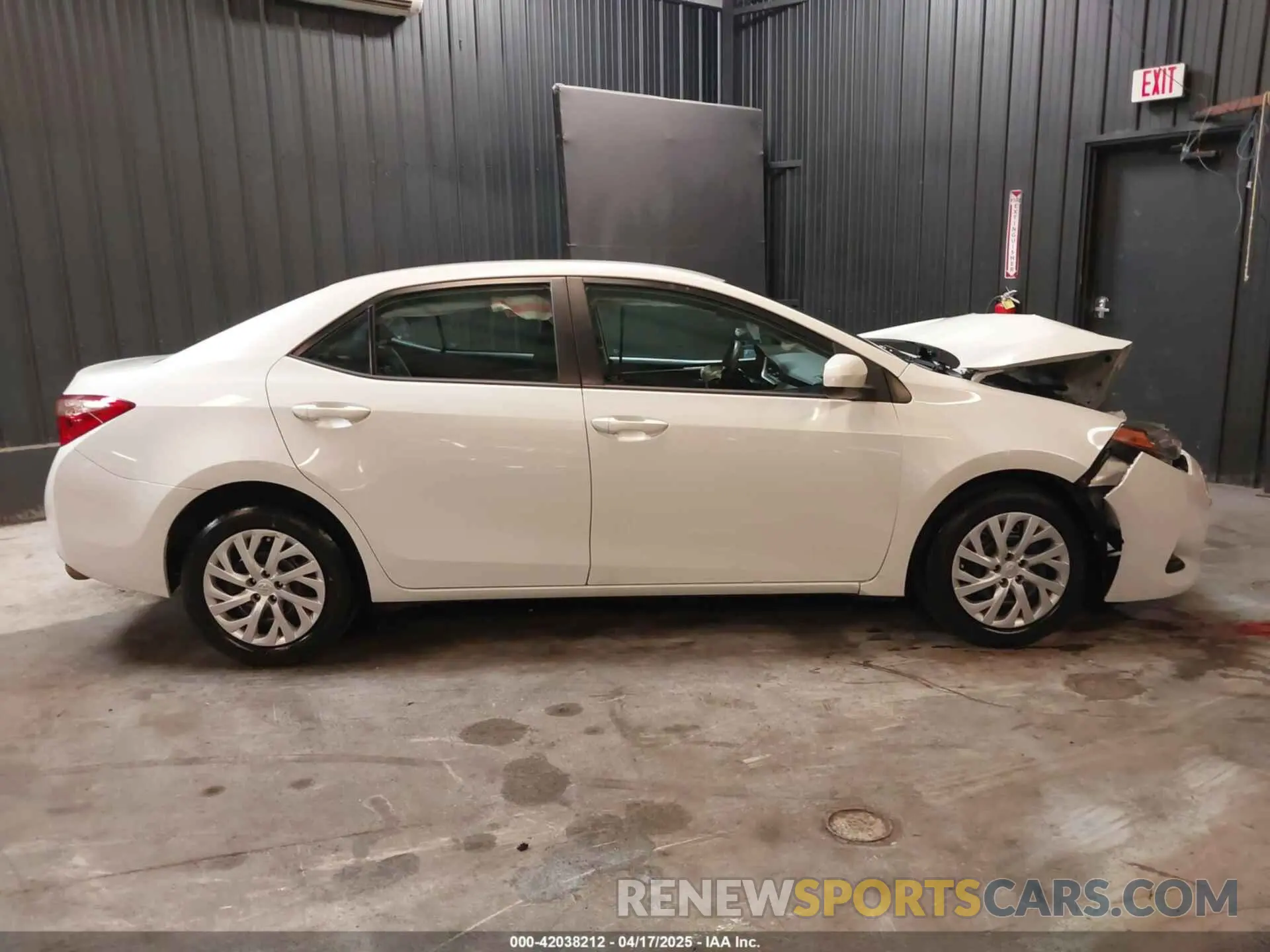 13 Photograph of a damaged car 5YFBURHE9KP871926 TOYOTA COROLLA 2019