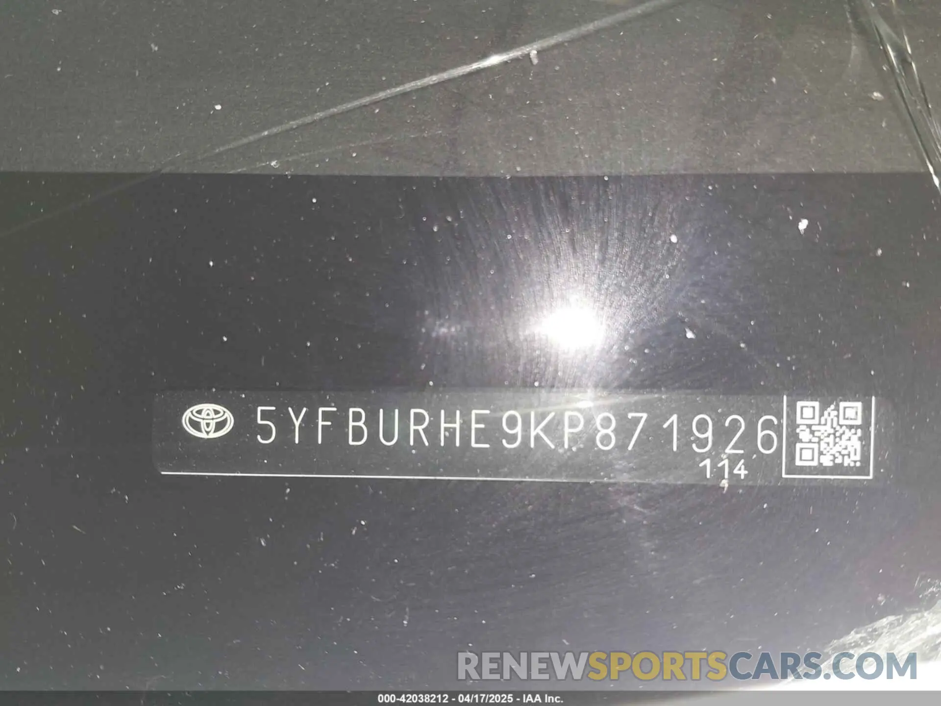17 Photograph of a damaged car 5YFBURHE9KP871926 TOYOTA COROLLA 2019