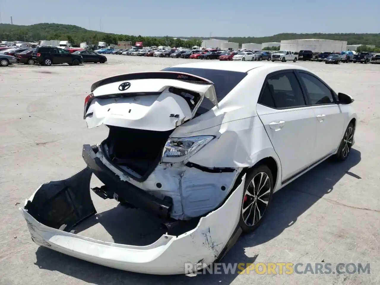 4 Photograph of a damaged car 5YFBURHE9KP873336 TOYOTA COROLLA 2019