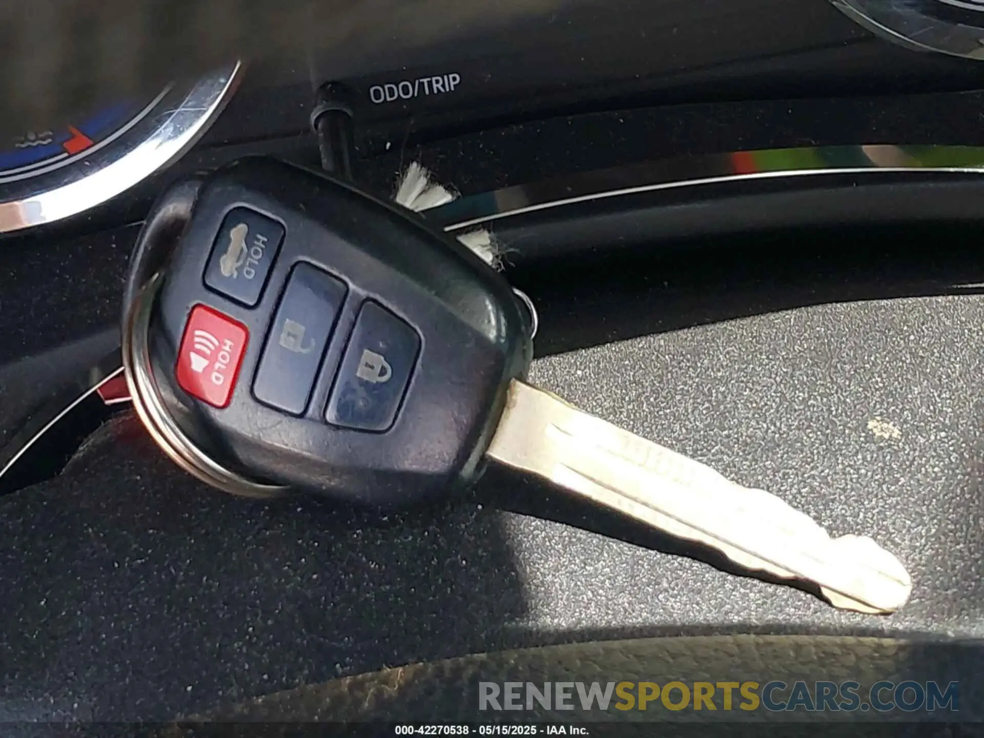 11 Photograph of a damaged car 5YFBURHE9KP880514 TOYOTA COROLLA 2019