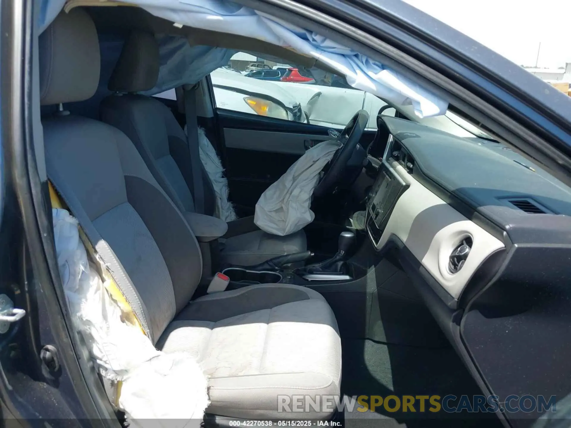 5 Photograph of a damaged car 5YFBURHE9KP880514 TOYOTA COROLLA 2019