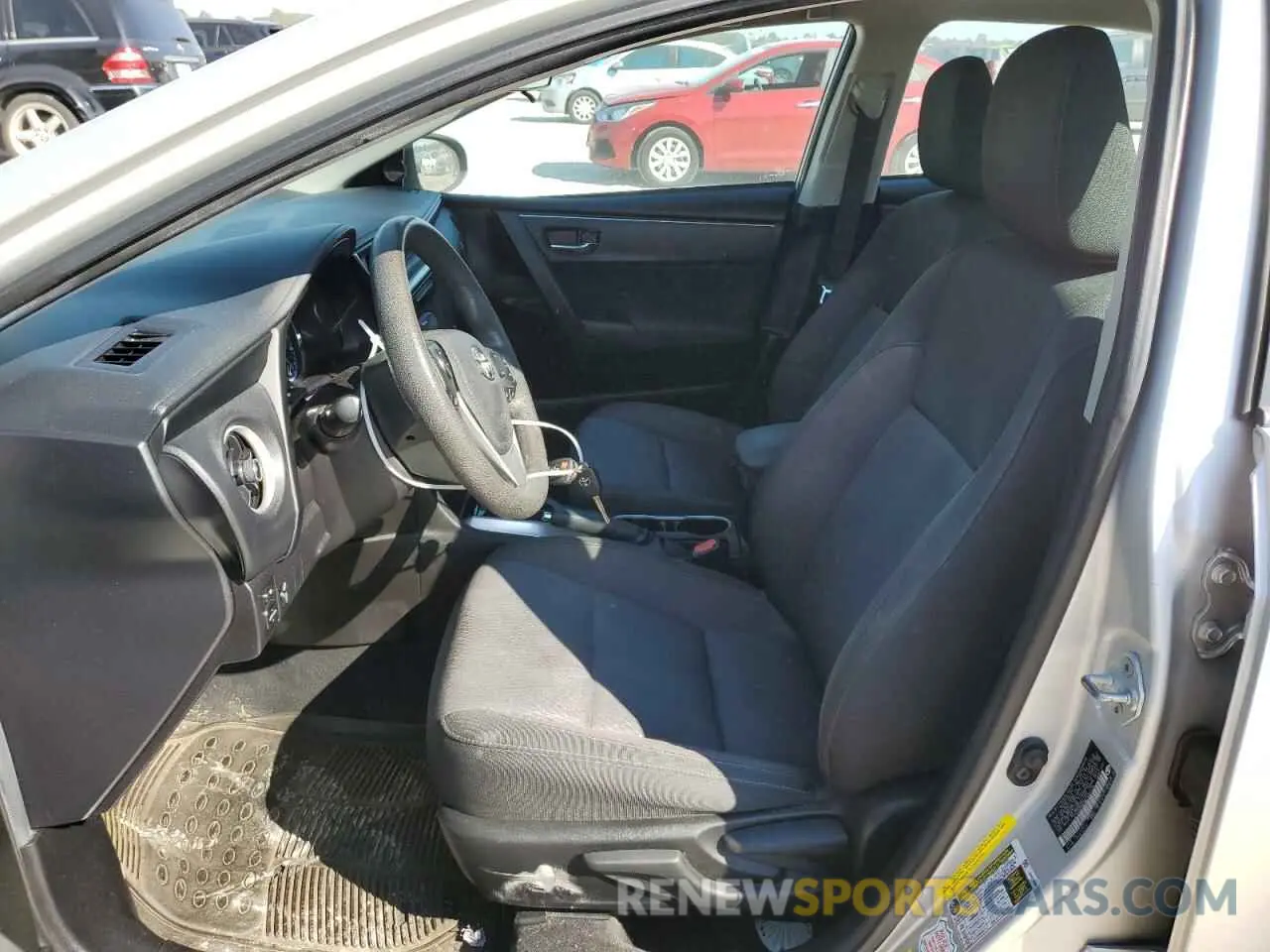 7 Photograph of a damaged car 5YFBURHE9KP884479 TOYOTA COROLLA 2019