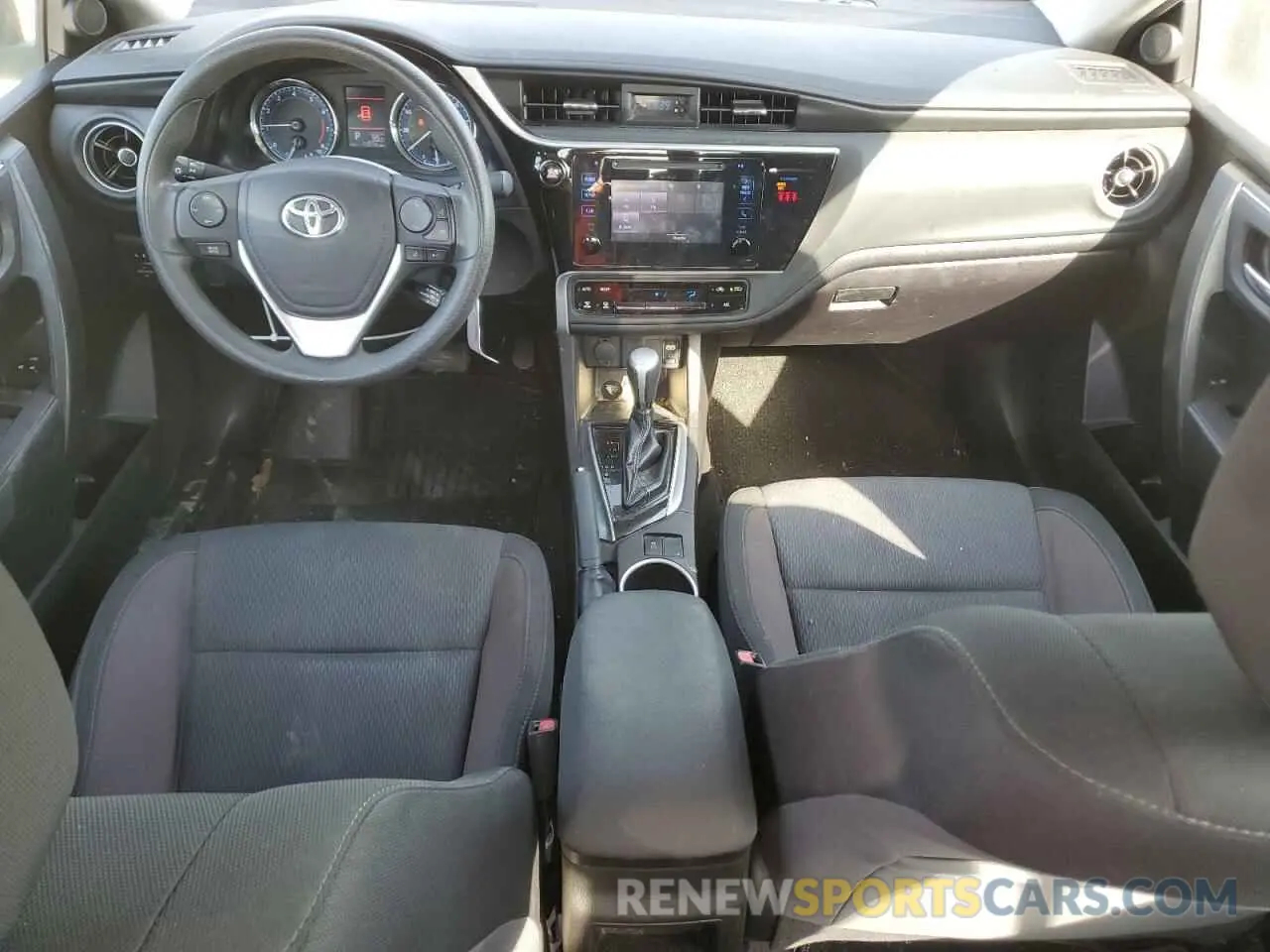 8 Photograph of a damaged car 5YFBURHE9KP886121 TOYOTA COROLLA 2019