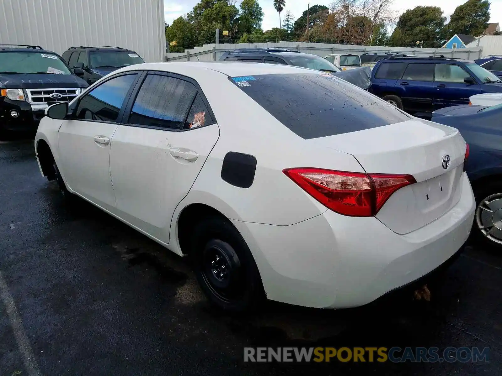 3 Photograph of a damaged car 5YFBURHE9KP886135 TOYOTA COROLLA 2019