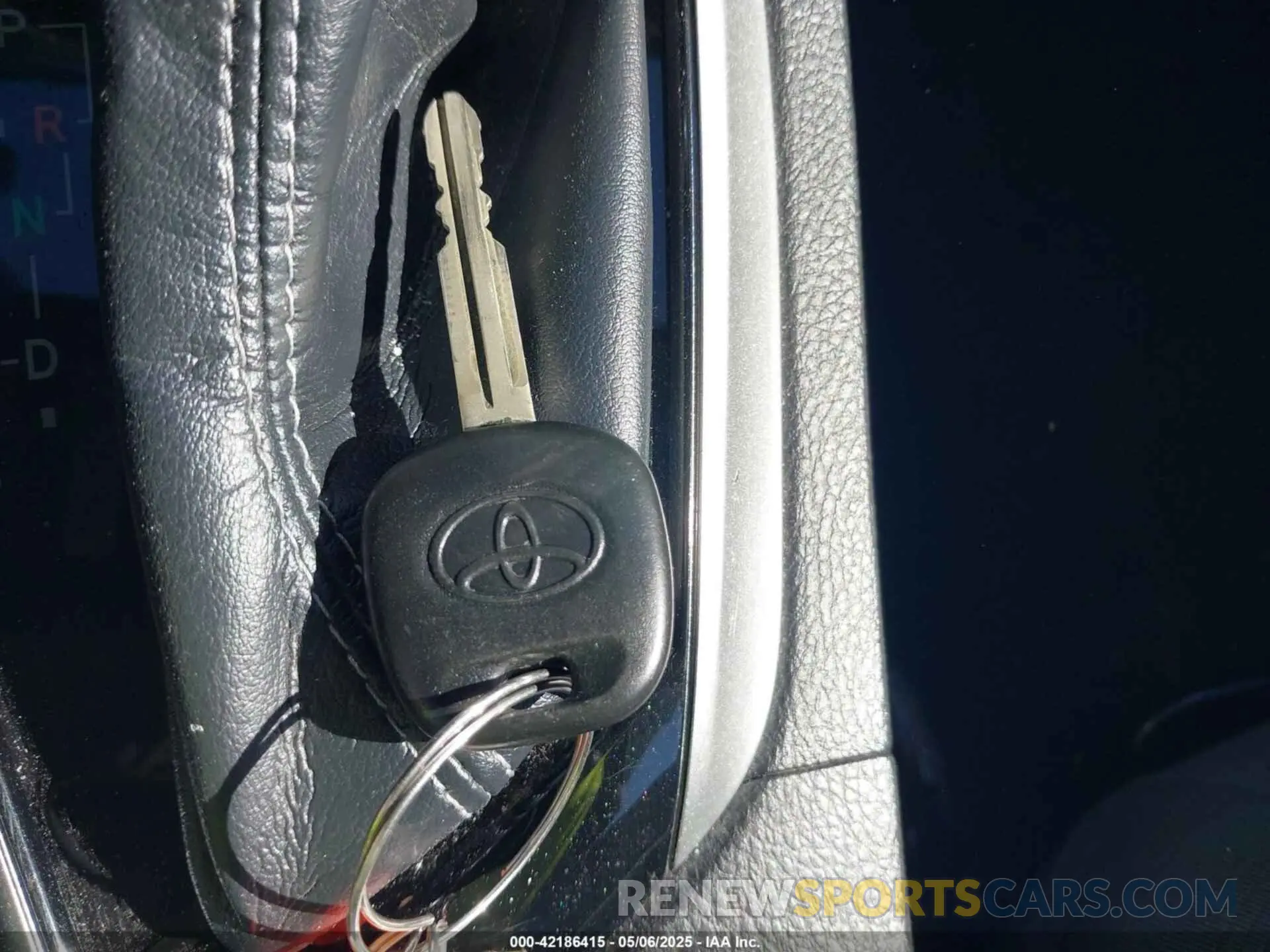 11 Photograph of a damaged car 5YFBURHE9KP886264 TOYOTA COROLLA 2019