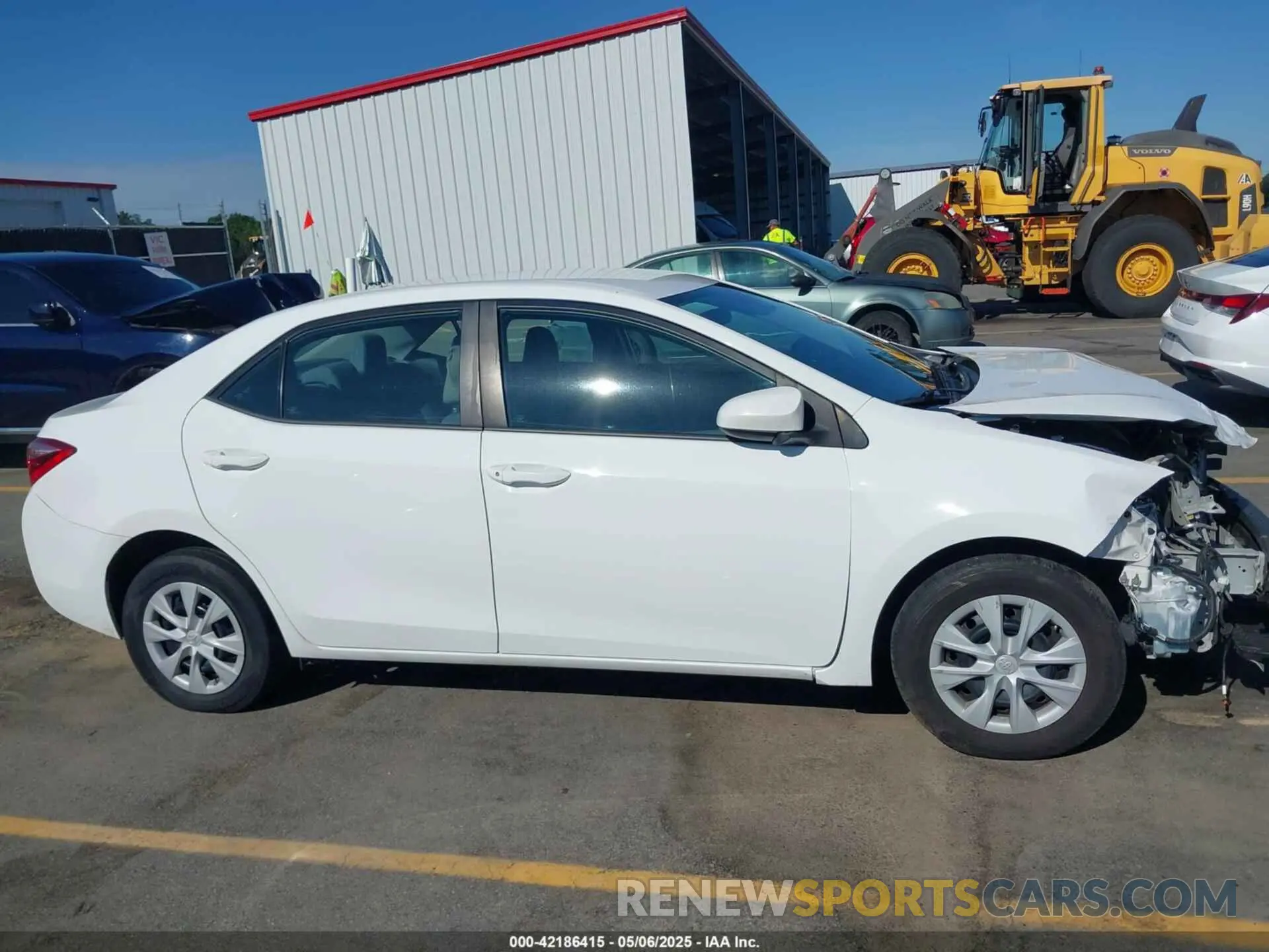 14 Photograph of a damaged car 5YFBURHE9KP886264 TOYOTA COROLLA 2019