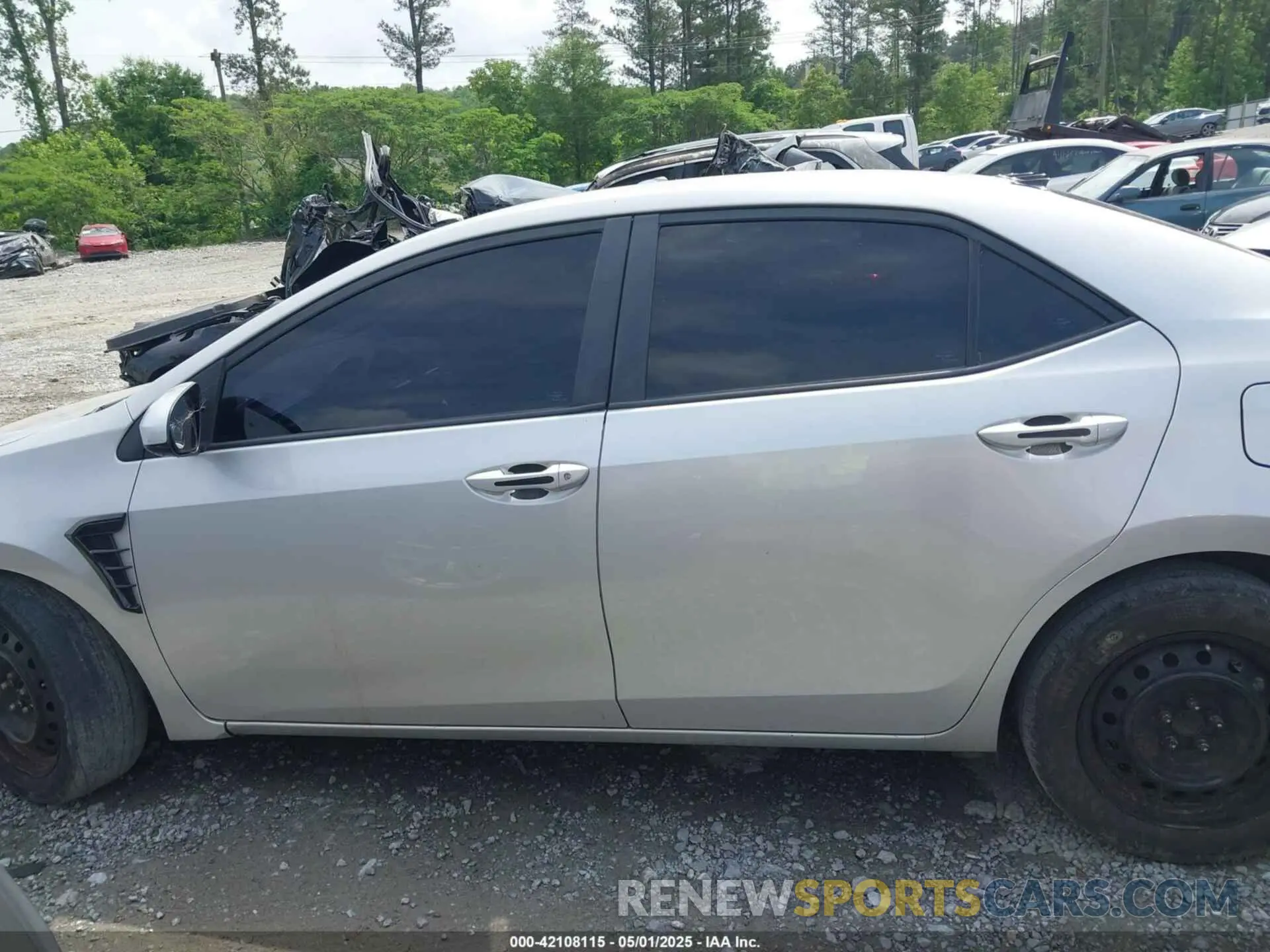 14 Photograph of a damaged car 5YFBURHE9KP886488 TOYOTA COROLLA 2019