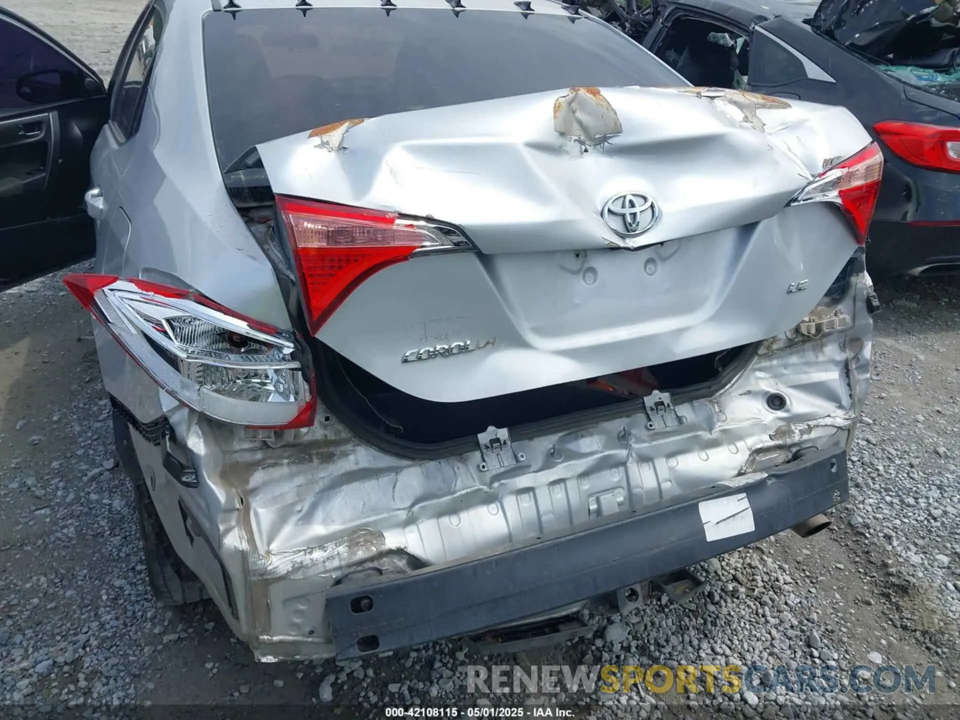 6 Photograph of a damaged car 5YFBURHE9KP886488 TOYOTA COROLLA 2019