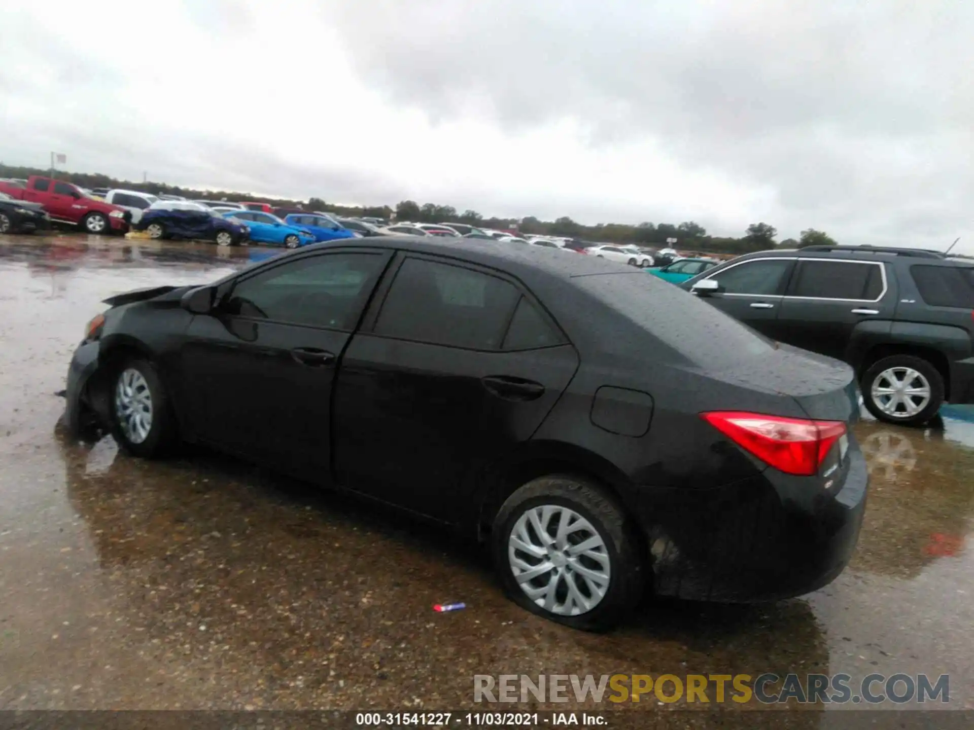 3 Photograph of a damaged car 5YFBURHE9KP890363 TOYOTA COROLLA 2019