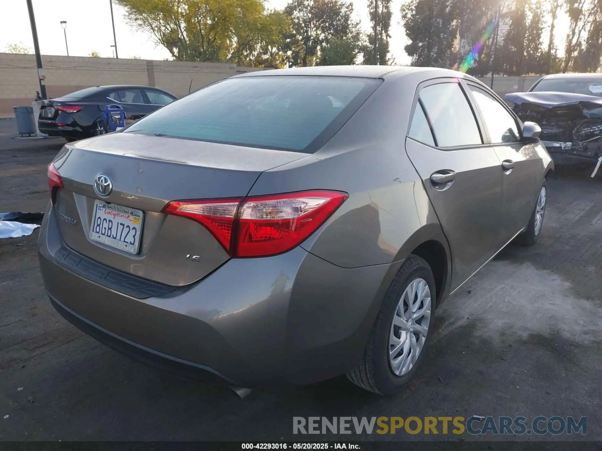 4 Photograph of a damaged car 5YFBURHE9KP891285 TOYOTA COROLLA 2019