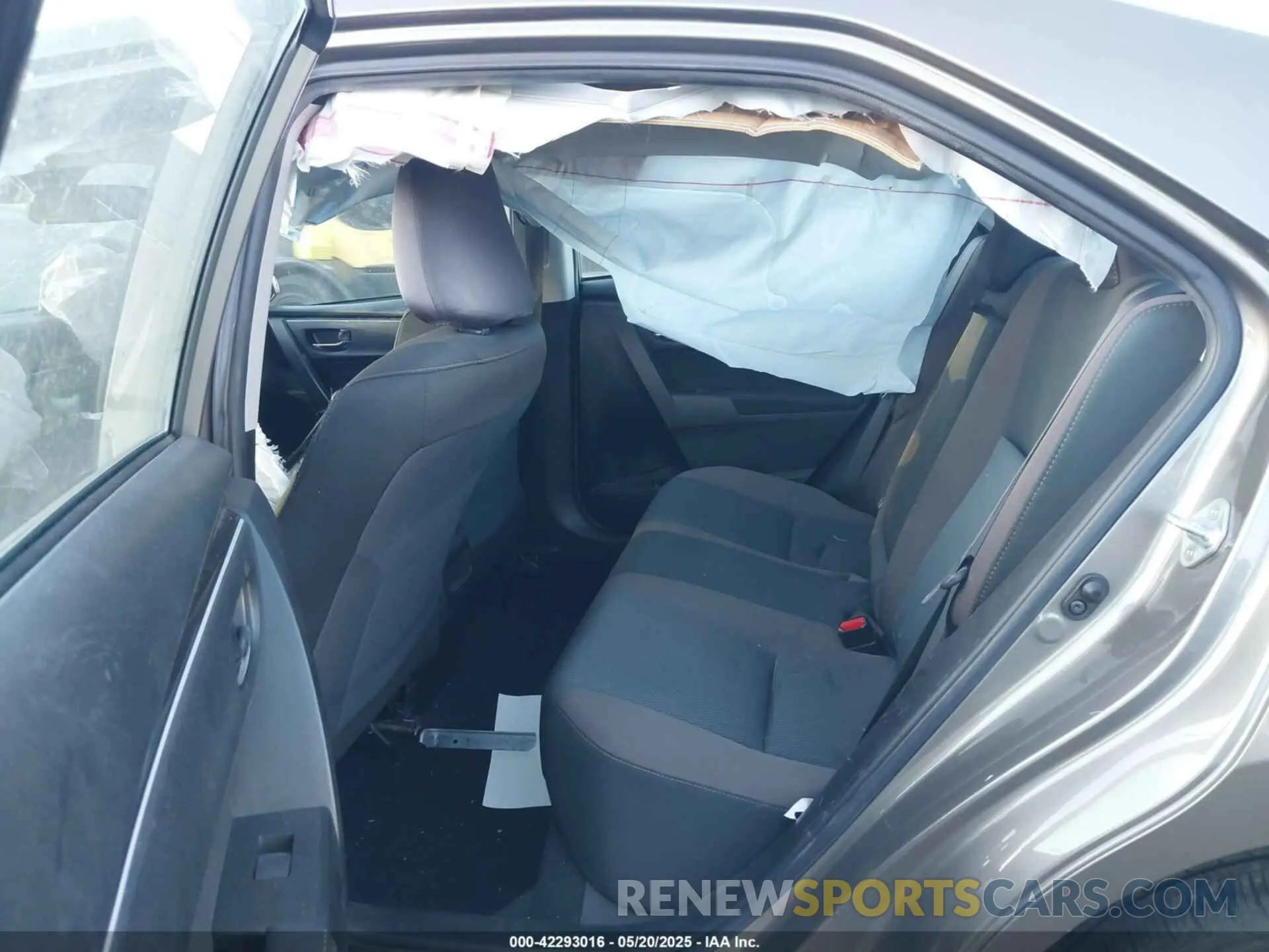 8 Photograph of a damaged car 5YFBURHE9KP891285 TOYOTA COROLLA 2019