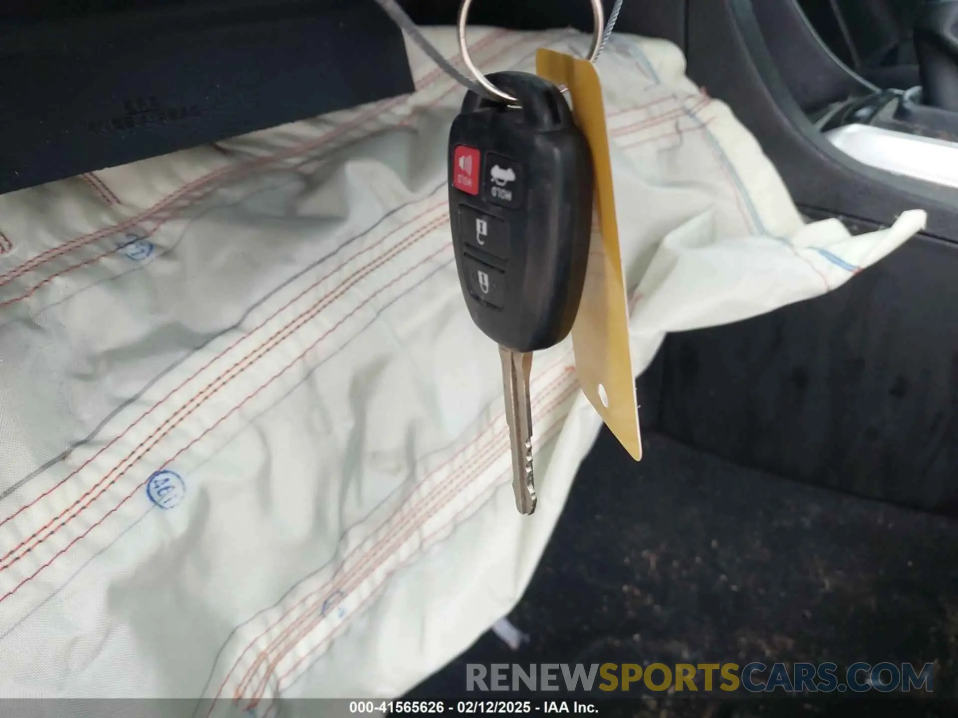 11 Photograph of a damaged car 5YFBURHE9KP894770 TOYOTA COROLLA 2019