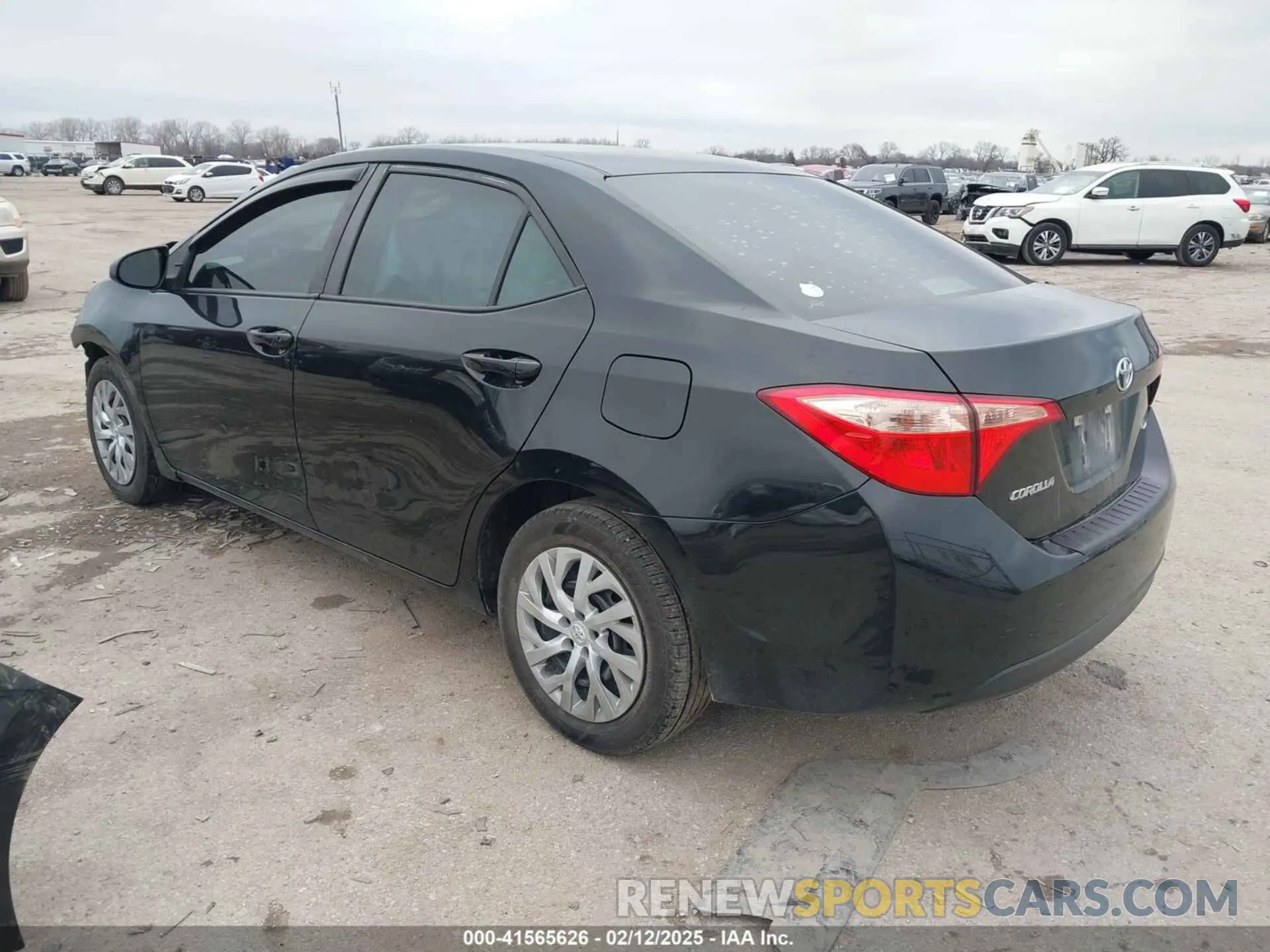 3 Photograph of a damaged car 5YFBURHE9KP894770 TOYOTA COROLLA 2019