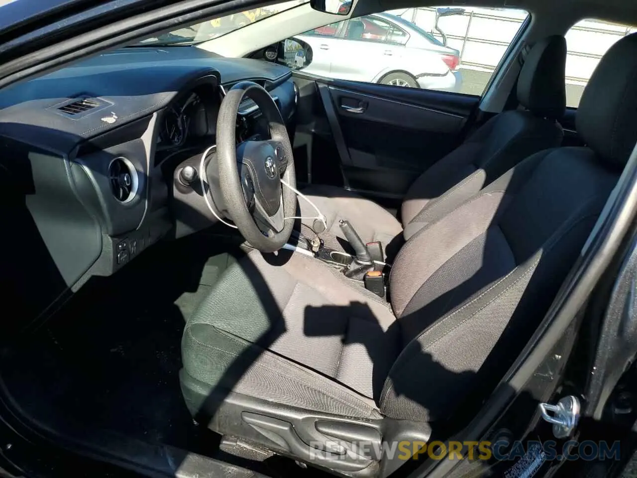 7 Photograph of a damaged car 5YFBURHE9KP898642 TOYOTA COROLLA 2019