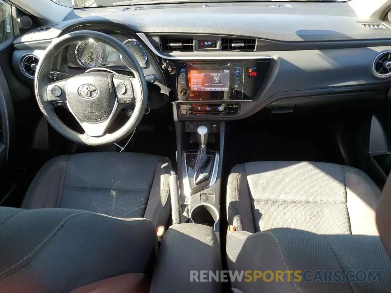 8 Photograph of a damaged car 5YFBURHE9KP898642 TOYOTA COROLLA 2019