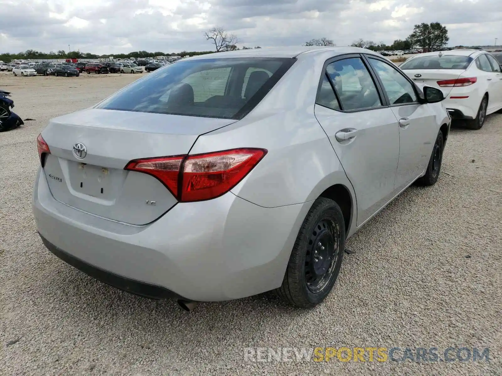 4 Photograph of a damaged car 5YFBURHE9KP899371 TOYOTA COROLLA 2019