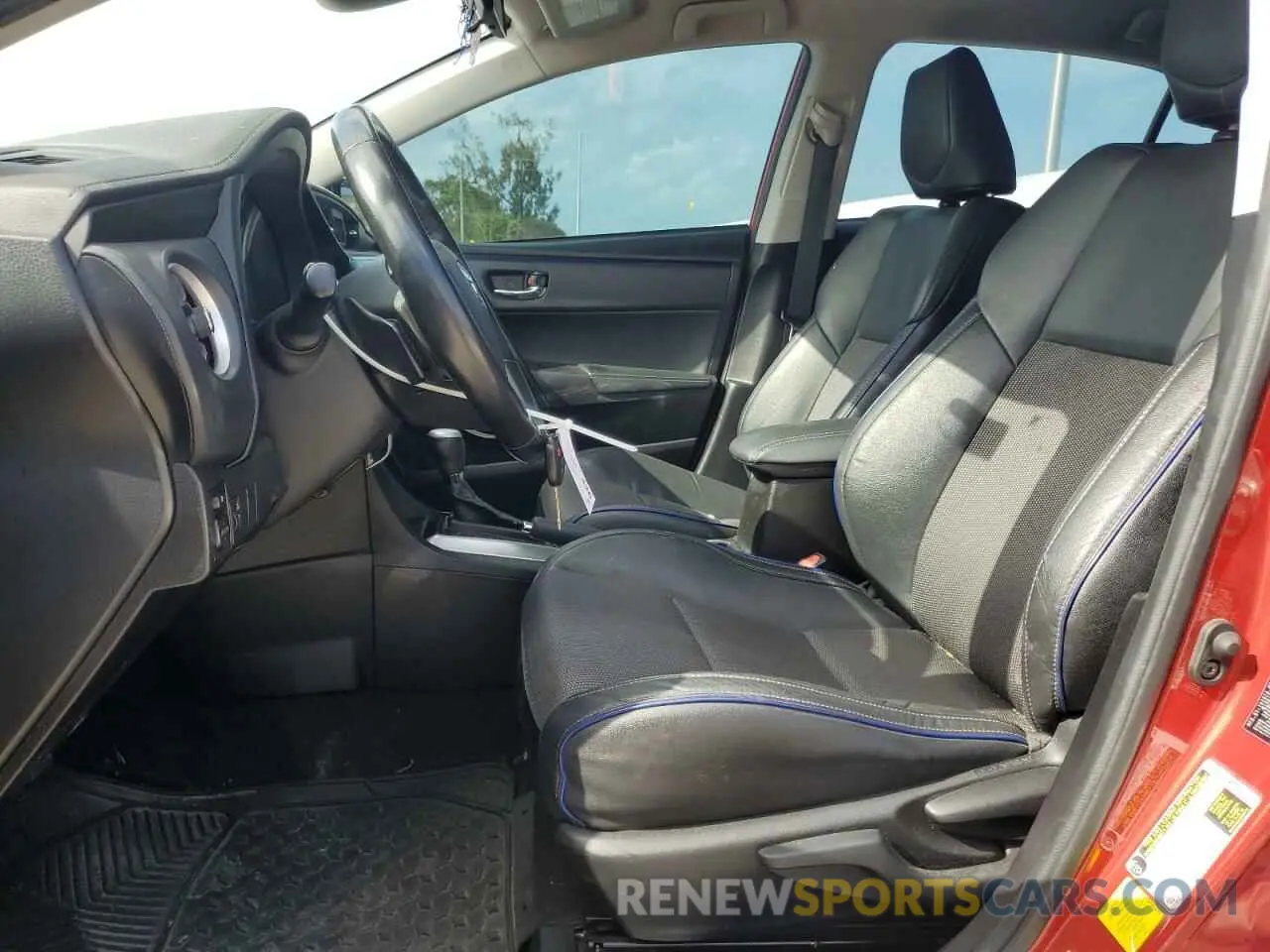 7 Photograph of a damaged car 5YFBURHE9KP899449 TOYOTA COROLLA 2019