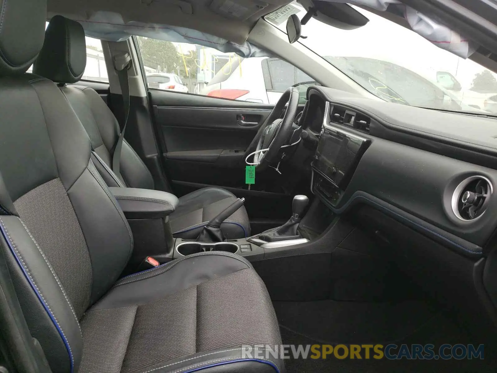 5 Photograph of a damaged car 5YFBURHE9KP900261 TOYOTA COROLLA 2019