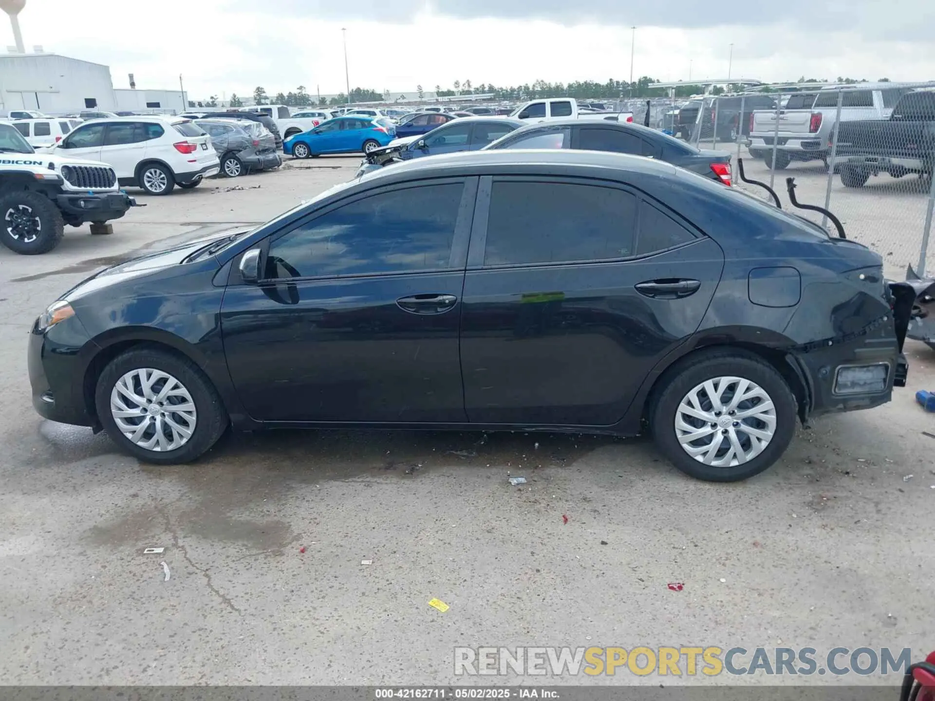 15 Photograph of a damaged car 5YFBURHE9KP901622 TOYOTA COROLLA 2019