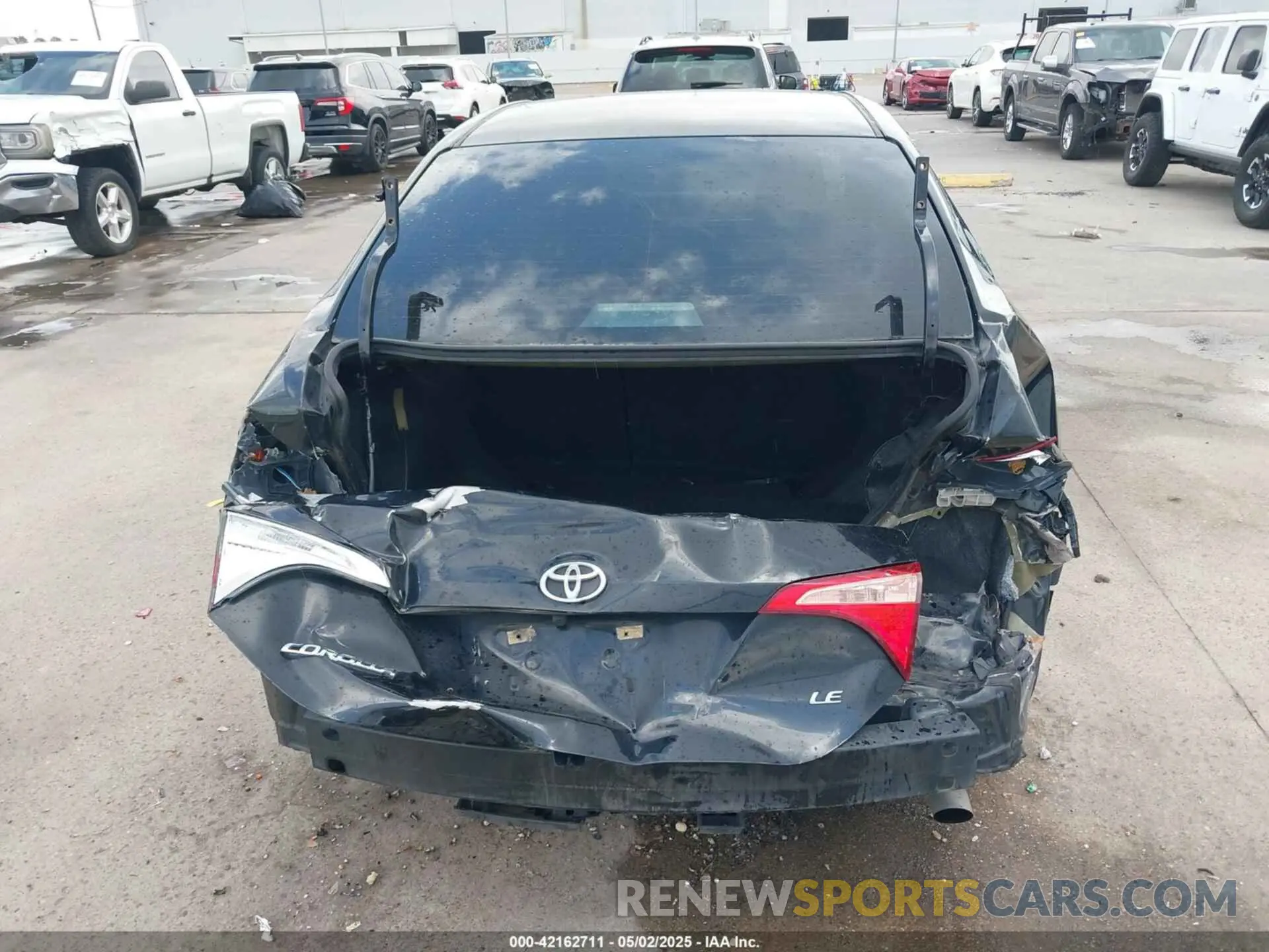 17 Photograph of a damaged car 5YFBURHE9KP901622 TOYOTA COROLLA 2019