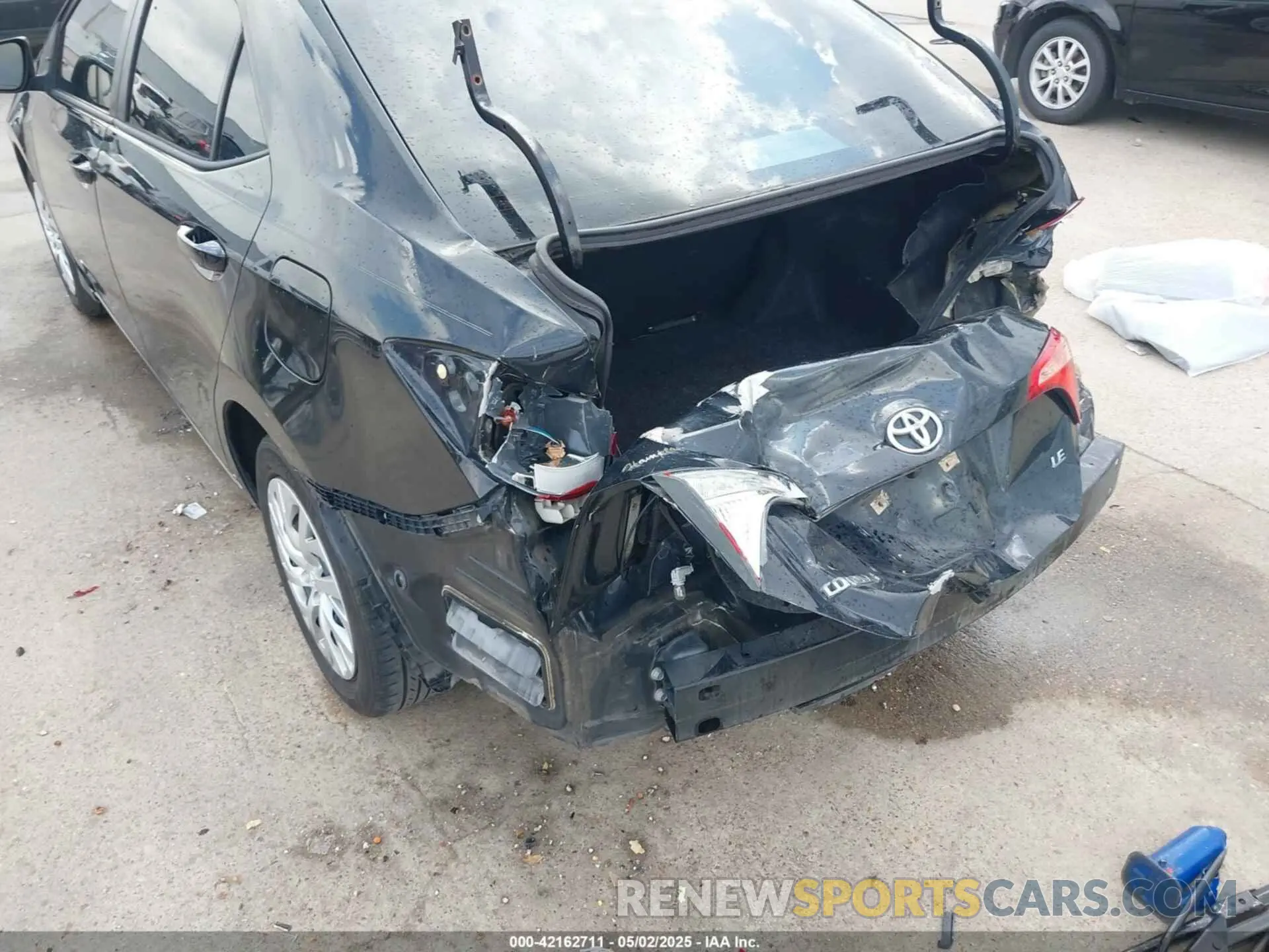 6 Photograph of a damaged car 5YFBURHE9KP901622 TOYOTA COROLLA 2019