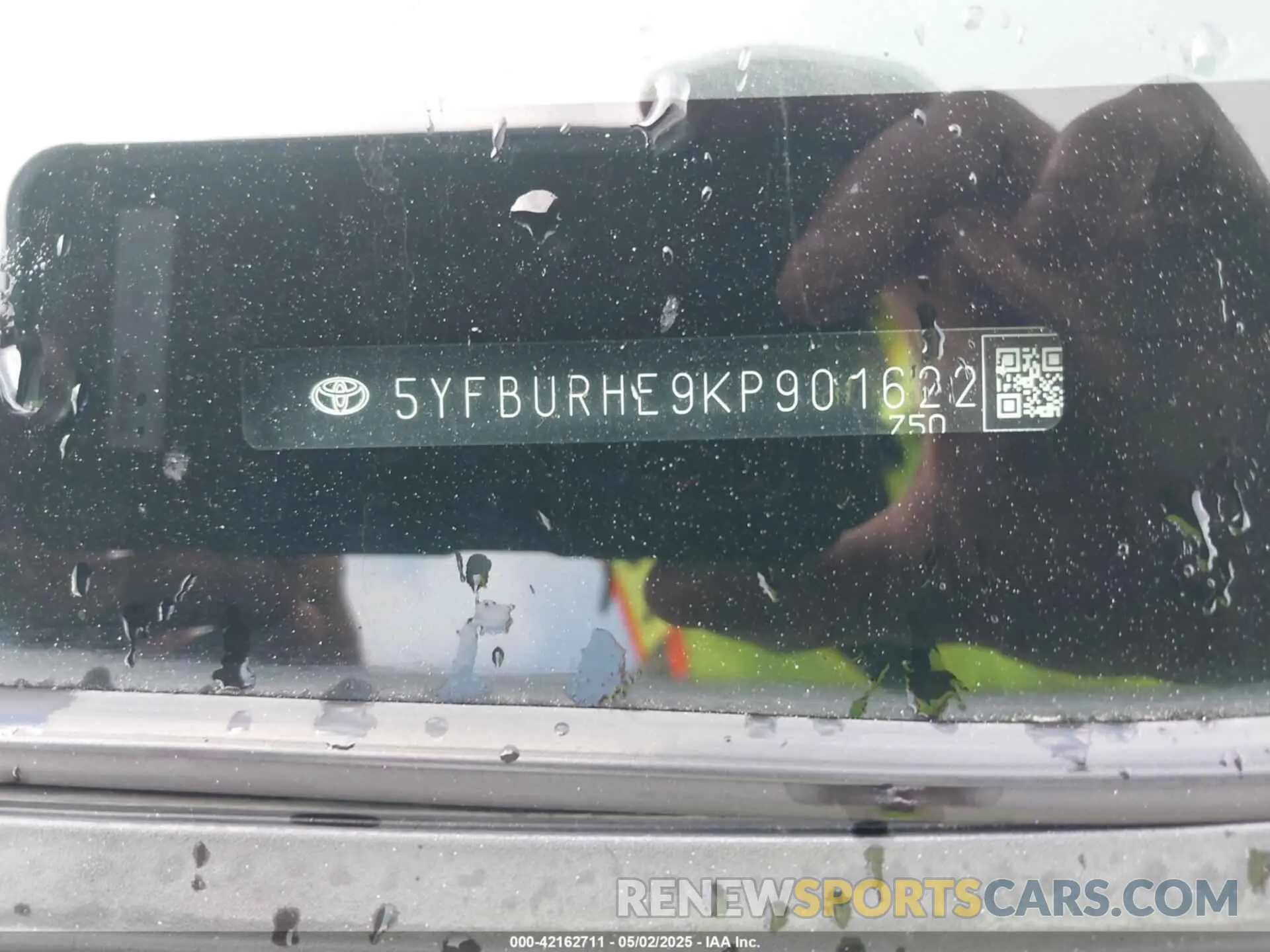 9 Photograph of a damaged car 5YFBURHE9KP901622 TOYOTA COROLLA 2019