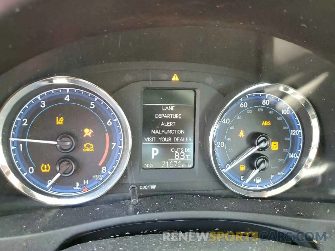 9 Photograph of a damaged car 5YFBURHE9KP904634 TOYOTA COROLLA 2019