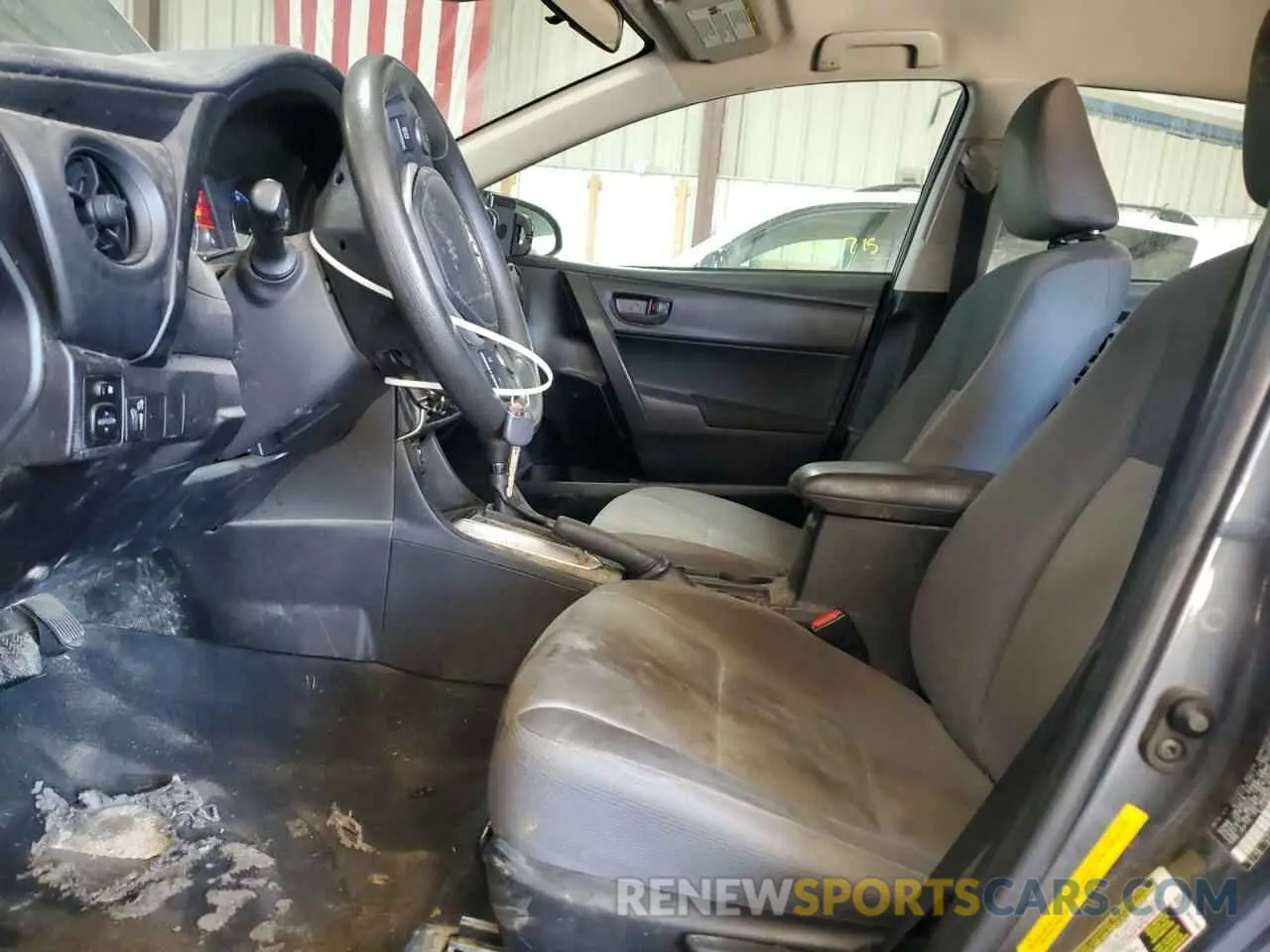 7 Photograph of a damaged car 5YFBURHE9KP905329 TOYOTA COROLLA 2019